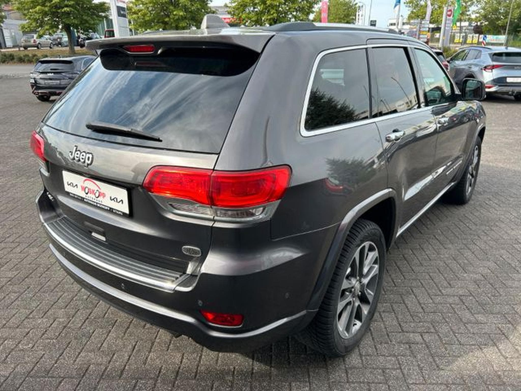 Jeep Cherokee Grand Cherokee 3.0 CRD Overland Air Panorama AHK (2019) - Photo 9