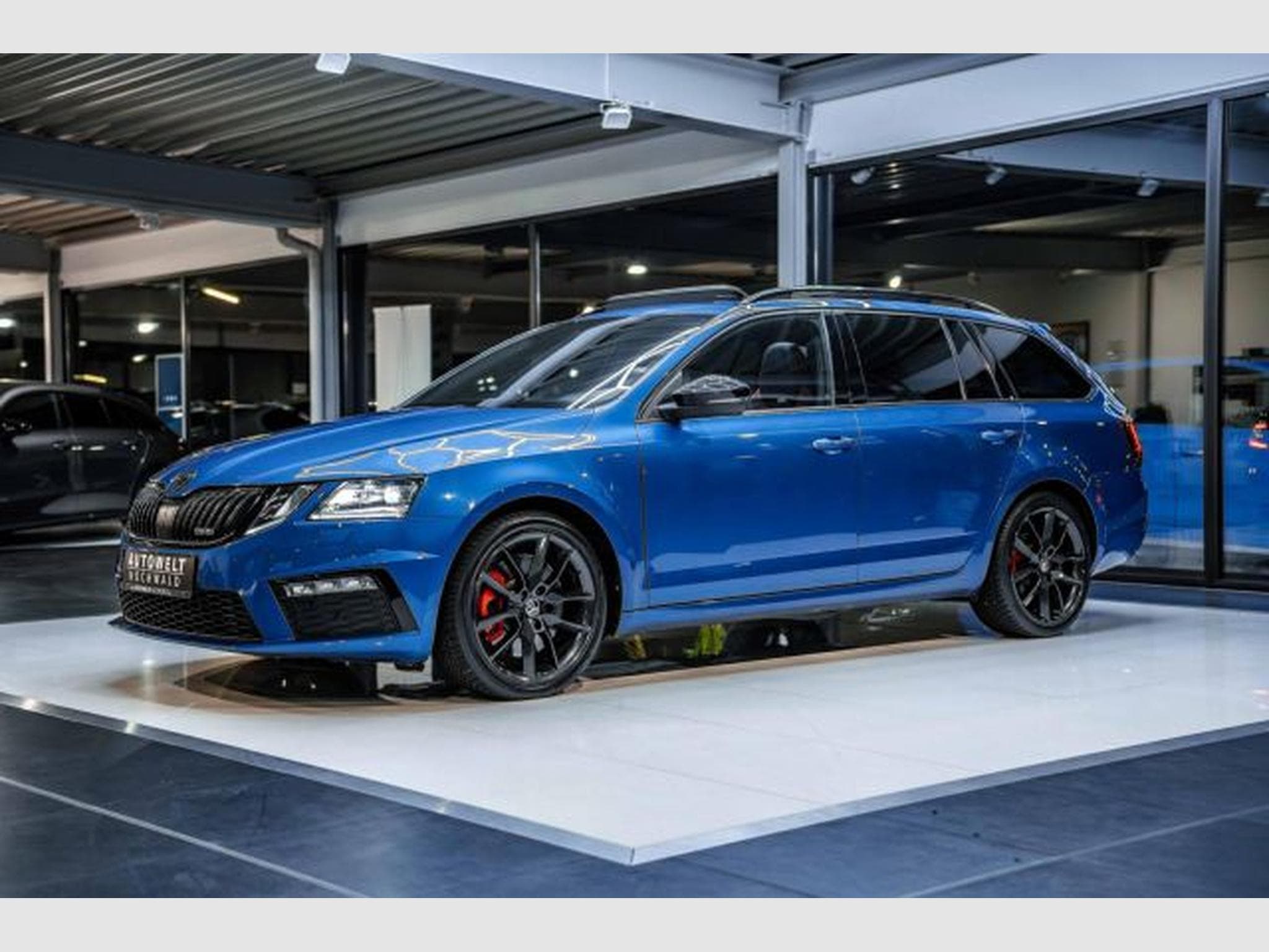 Skoda Octavia Octavia RS 2.0 TSI DSG NAVI LED AHK PANO Sound (2018) - Photo 4