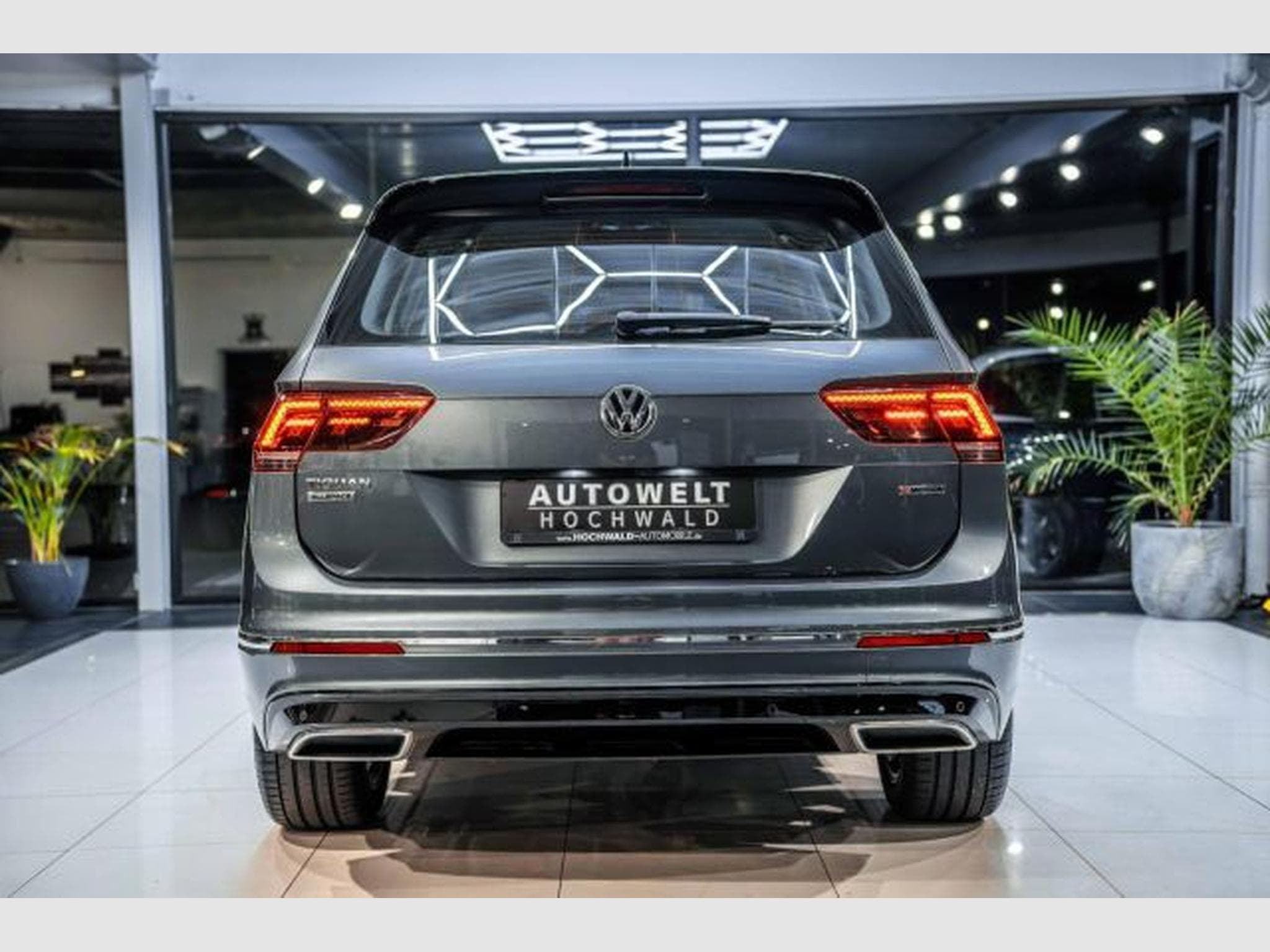 VW Tiguan Tiguan Allspace 2.0 TDI DSG Highl. R-Line 4M AHK (2021) - Foto 13