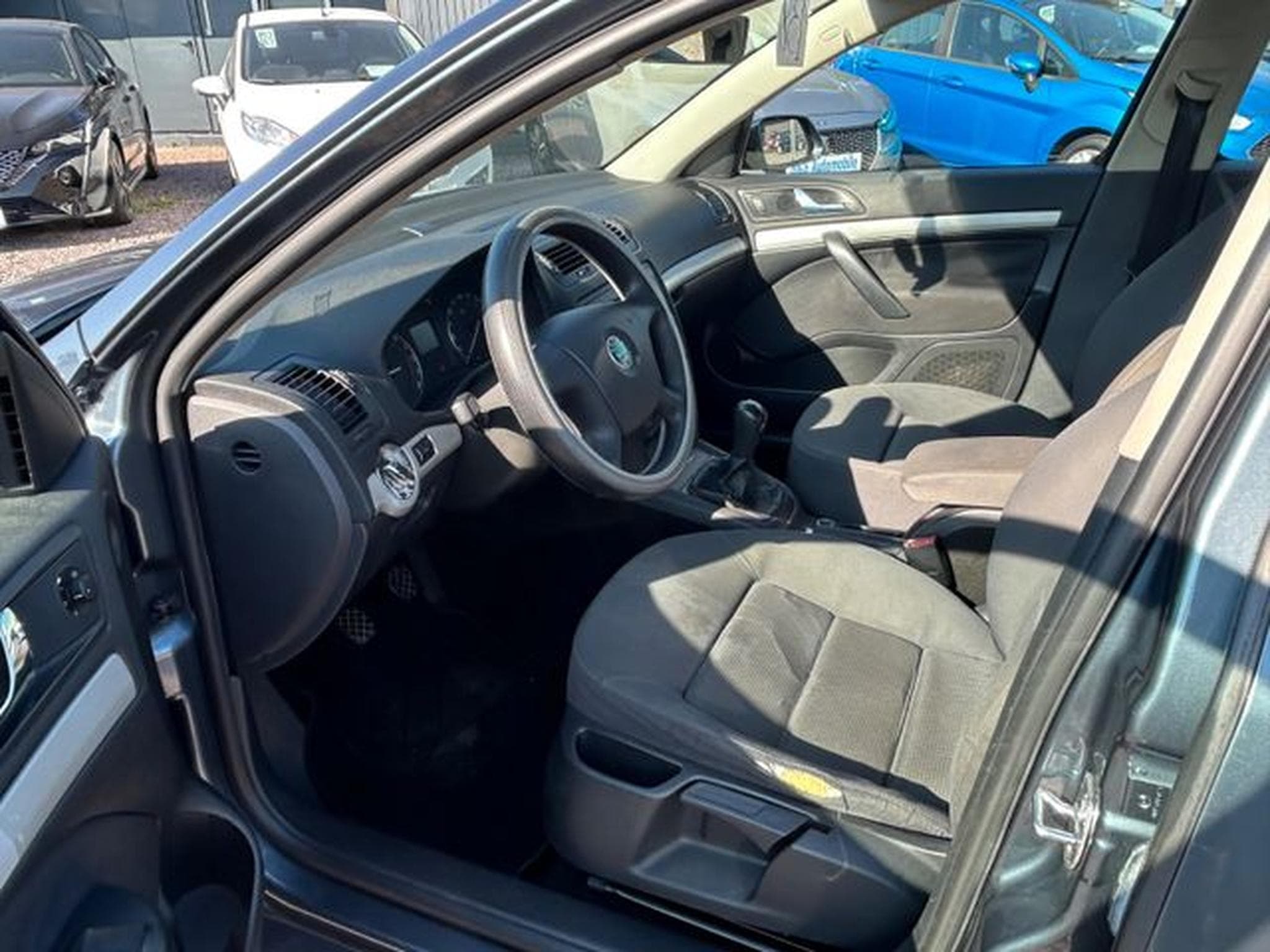 Skoda Octavia Octavia Lim. Ambiente 1.9 TDI *PDC*Klima* (2005) - Foto 7