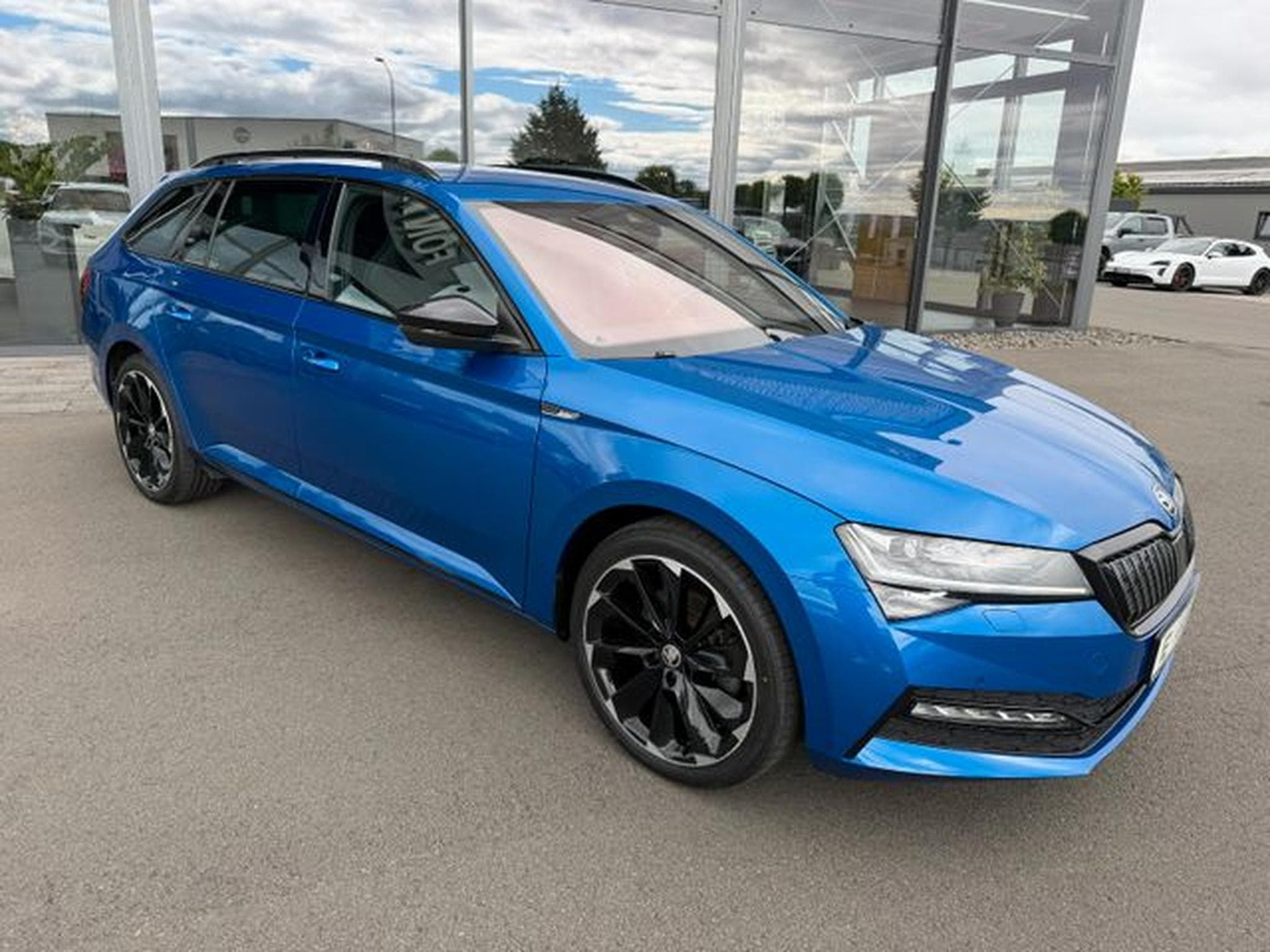 Skoda Superb Superb 1,4TSi PlugIn Kombi Sportline iV AHK Sthz (2021) - Photo 3