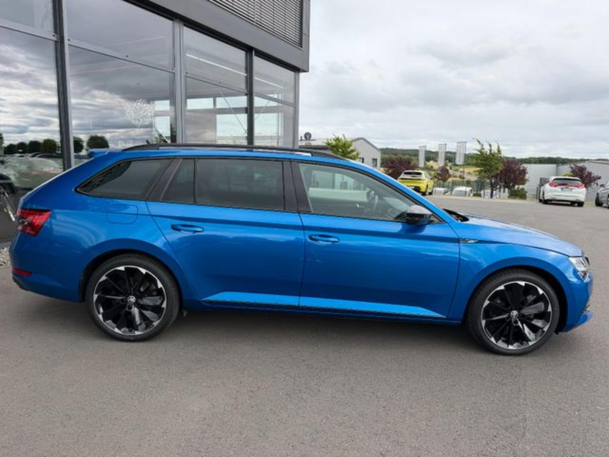 Skoda Superb Superb 1,4TSi PlugIn Kombi Sportline iV AHK Sthz (2021) - Photo 4