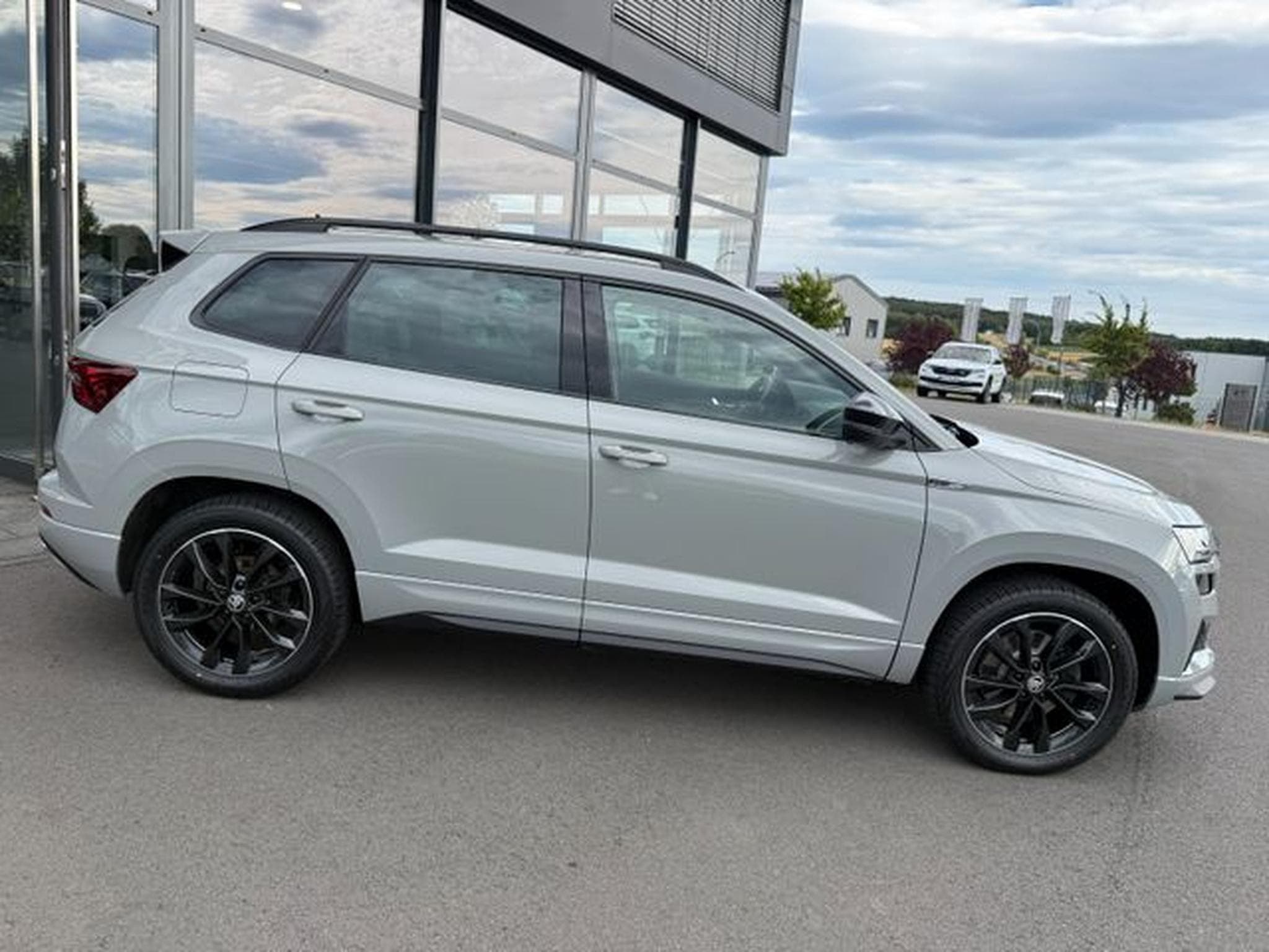 Skoda Karoq Karoq Sportline 4x4 Pano AHK 4xSHZ DSG LED Navi (2023) - Photo 4
