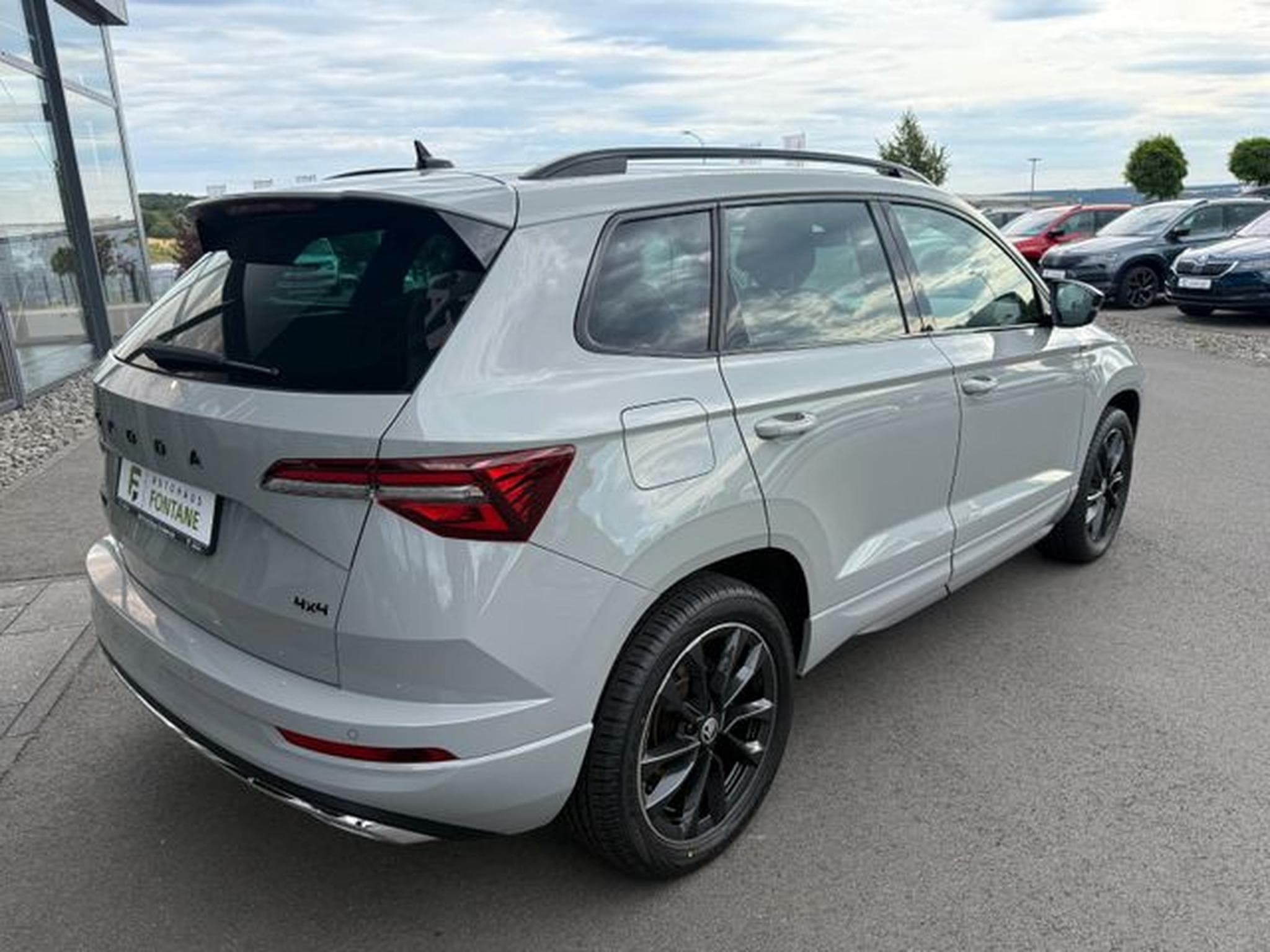 Skoda Karoq Karoq Sportline 4x4 Pano AHK 4xSHZ DSG LED Navi (2023) - Photo 5