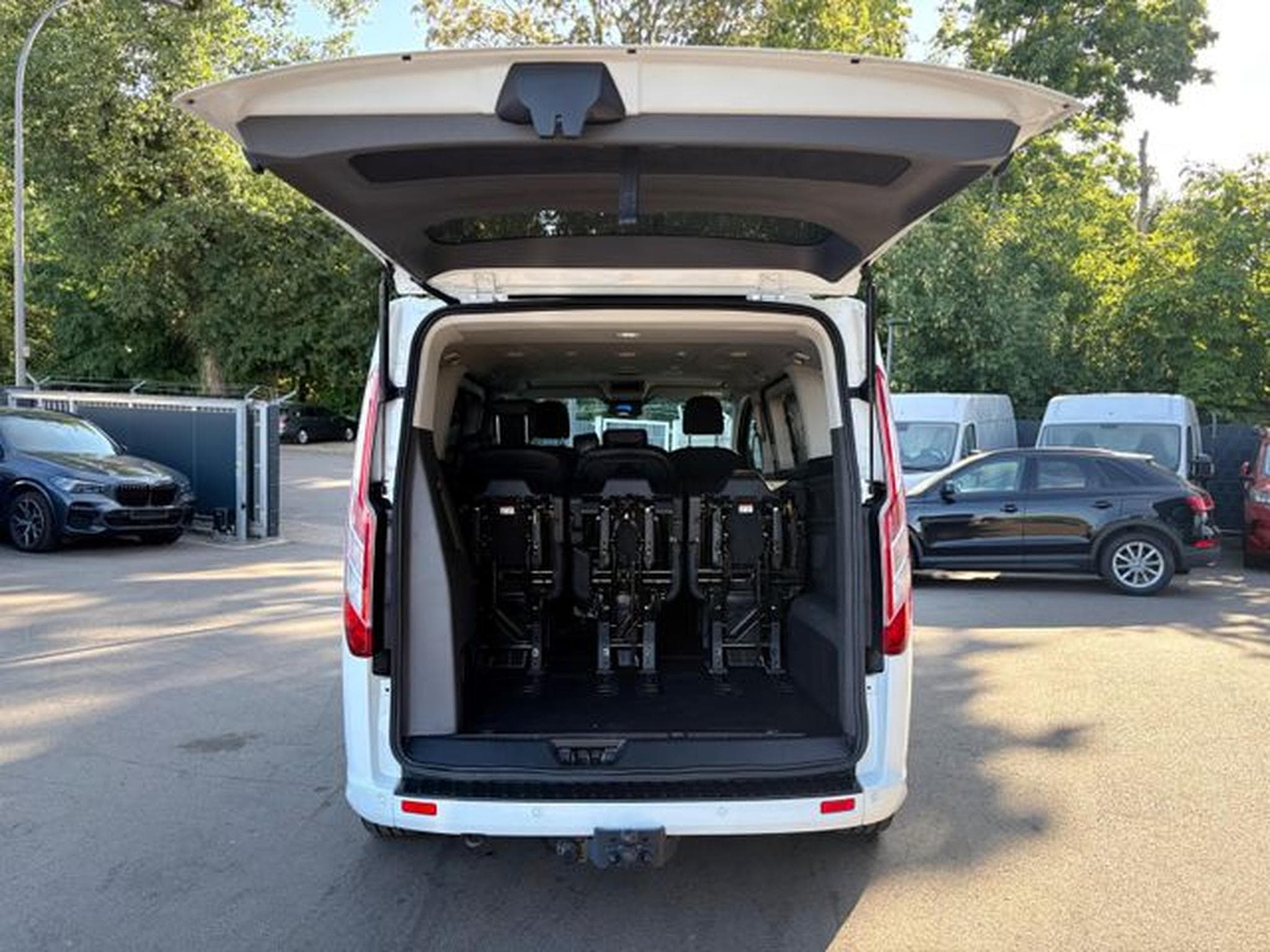 Ford Tourneo TOURNEO CUSTOM SPORT*2.HD*AUT*LED*KAMERA*8 SITZE (2020) - Photo 8