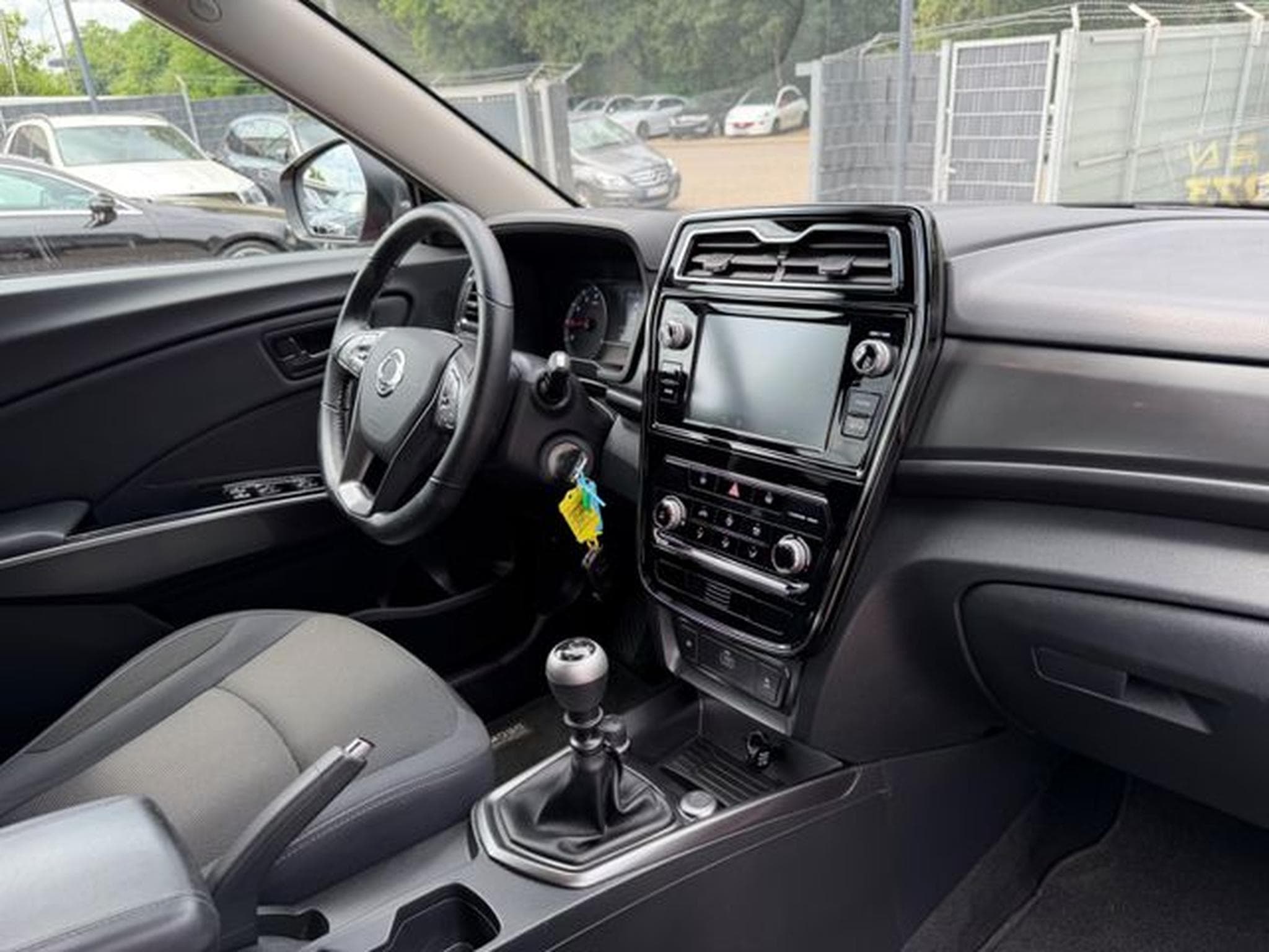Ssangyong Tivoli TIVOLI 1.5 T-GDi AMBER*KLIMA*R-KAMERA*24.TKM* (2019) - Photo 15