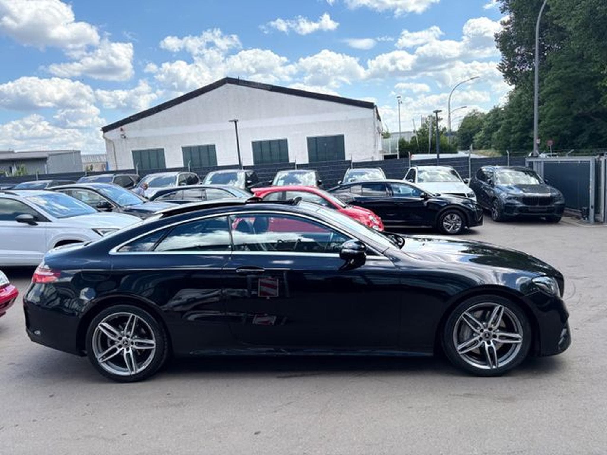 Mercedes E 300 E 300 COUPE *AMG-LINE*PANO*LED*BURMESTER* (2018) - Photo 12
