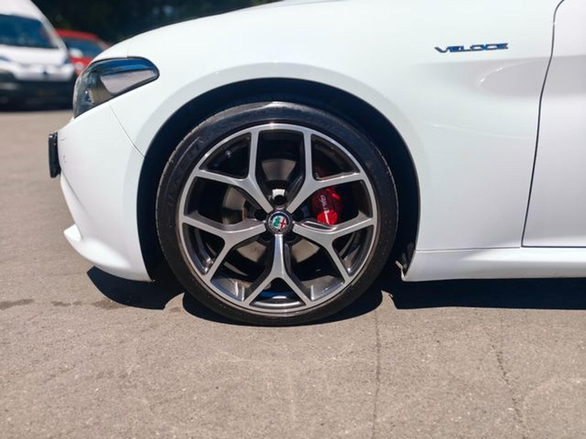 Alfa-Romeo Giulia GIULIA VELOCE Q4 *AUT*LEDER*NAVI*KAM*SHZ*8xALU* (2018) - Photo 11