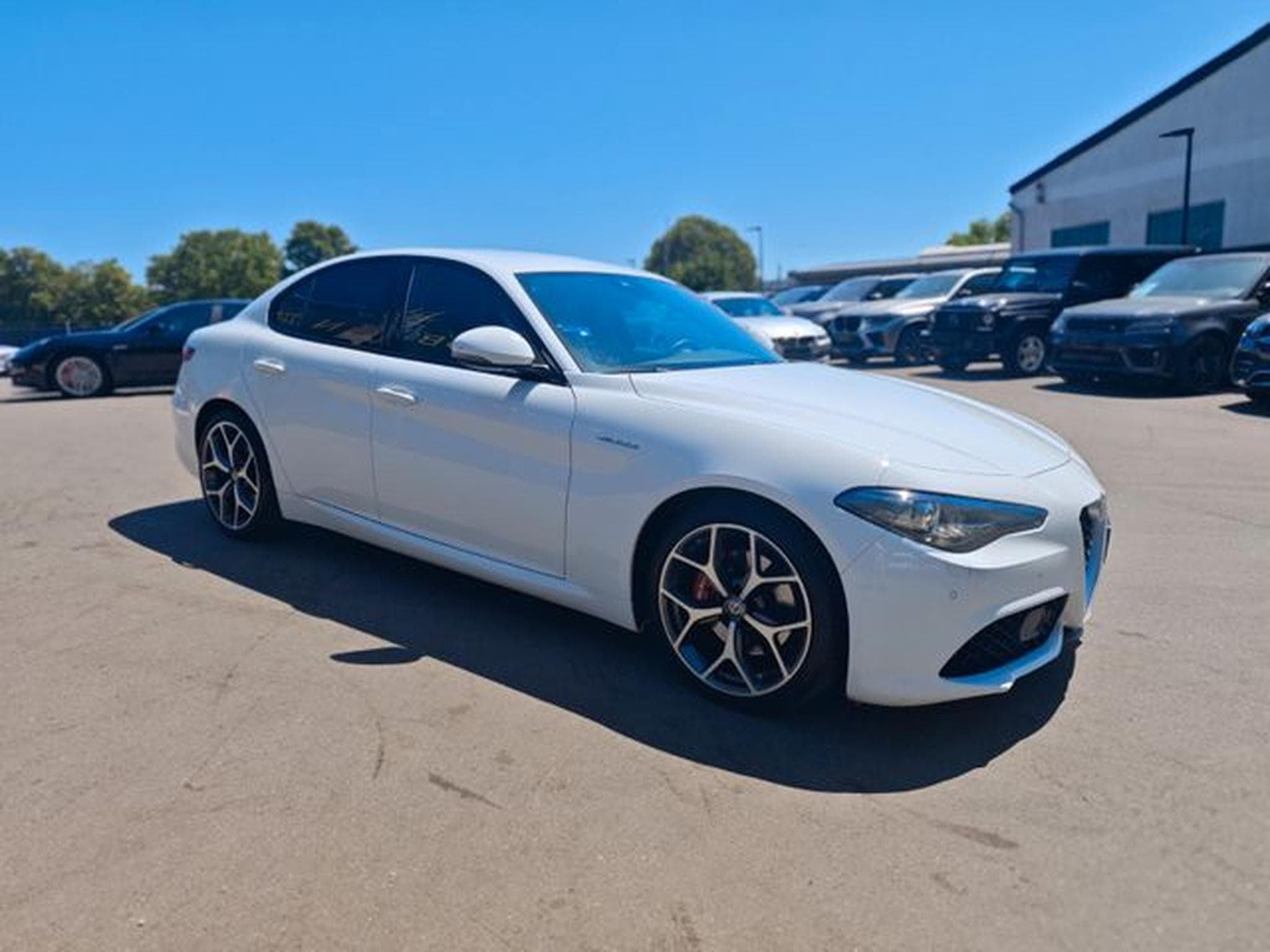 Alfa-Romeo Giulia GIULIA VELOCE Q4 *AUT*LEDER*NAVI*KAM*SHZ*8xALU* (2018) - Photo 5
