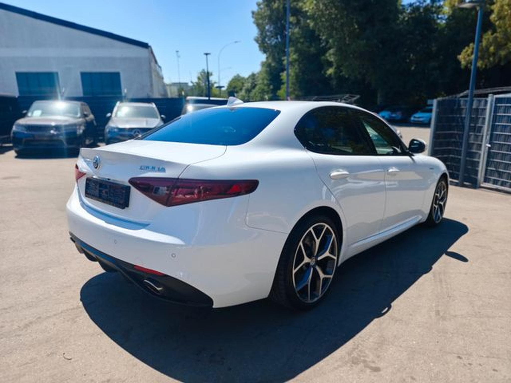 Alfa-Romeo Giulia GIULIA VELOCE Q4 *AUT*LEDER*NAVI*KAM*SHZ*8xALU* (2018) - Photo 6