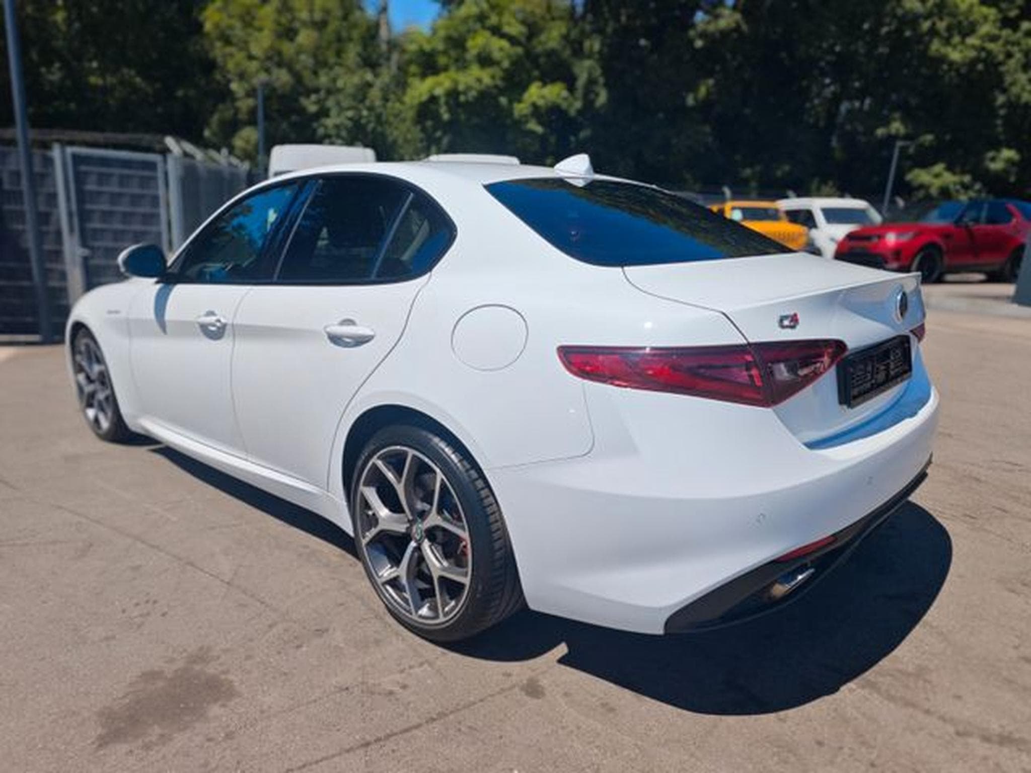 Alfa-Romeo Giulia GIULIA VELOCE Q4 *AUT*LEDER*NAVI*KAM*SHZ*8xALU* (2018) - Photo 7