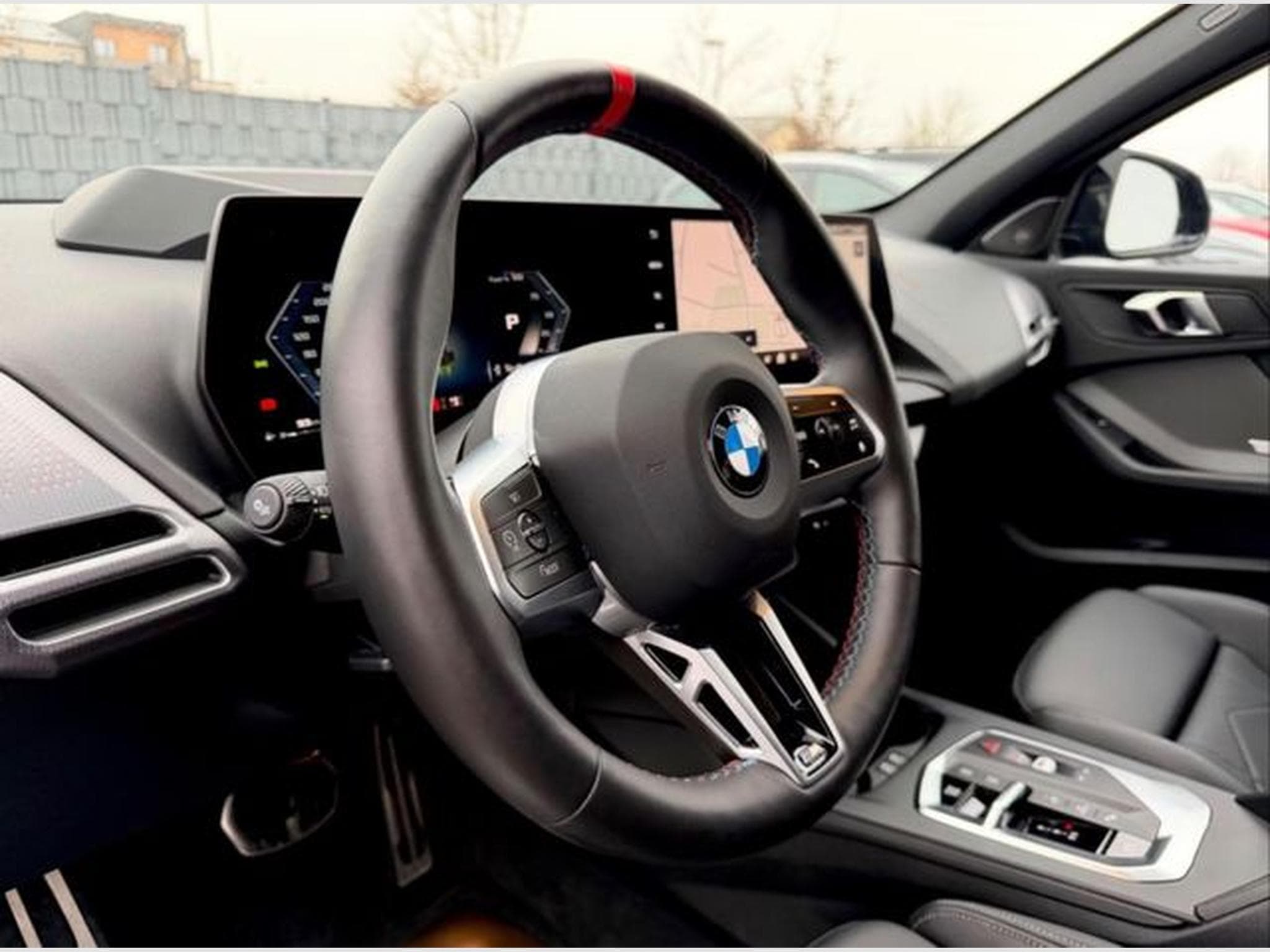BMW M135 M135 xDrive /LED/HUD/H&amp;K/CAM/GARANTIE/ (2024) - Foto 14