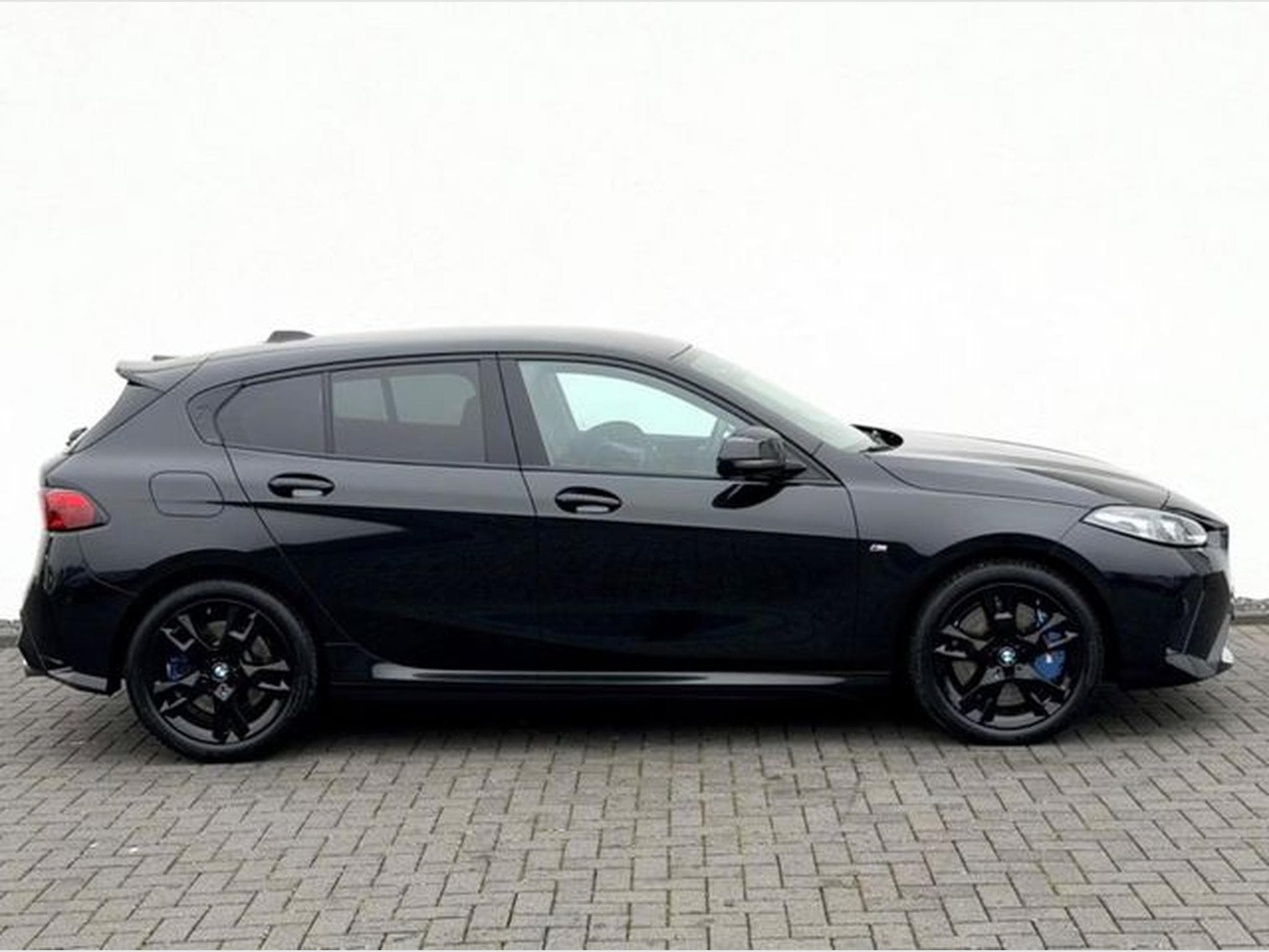 BMW M135 M135 xDrive /LED/HUD/H&amp;K/CAM/GARANTIE/ (2024) - Foto 4