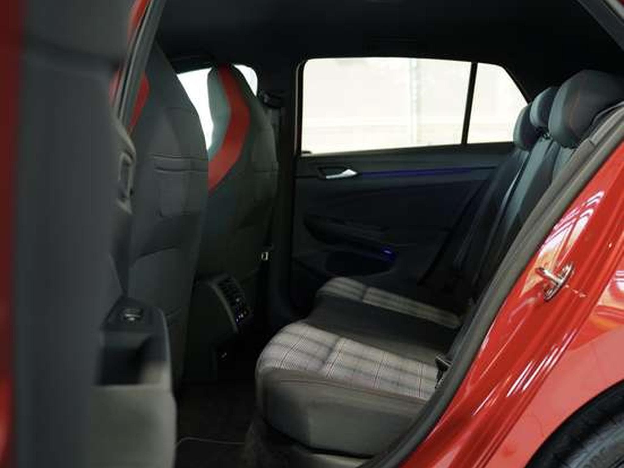 VW Golf GTI 2.0 TSI 2.Hand *Kamera *H-UP *Matrix (2022) - Photo 22