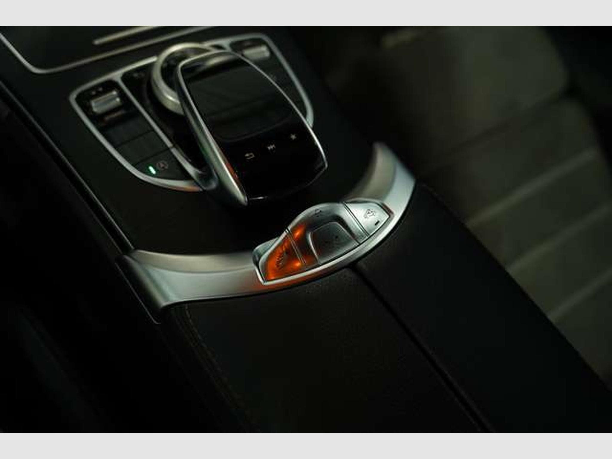 Mercedes C 300 Cabrio AMG Line *2.H *AHK *Kamera *Navi (2018) - Photo 27