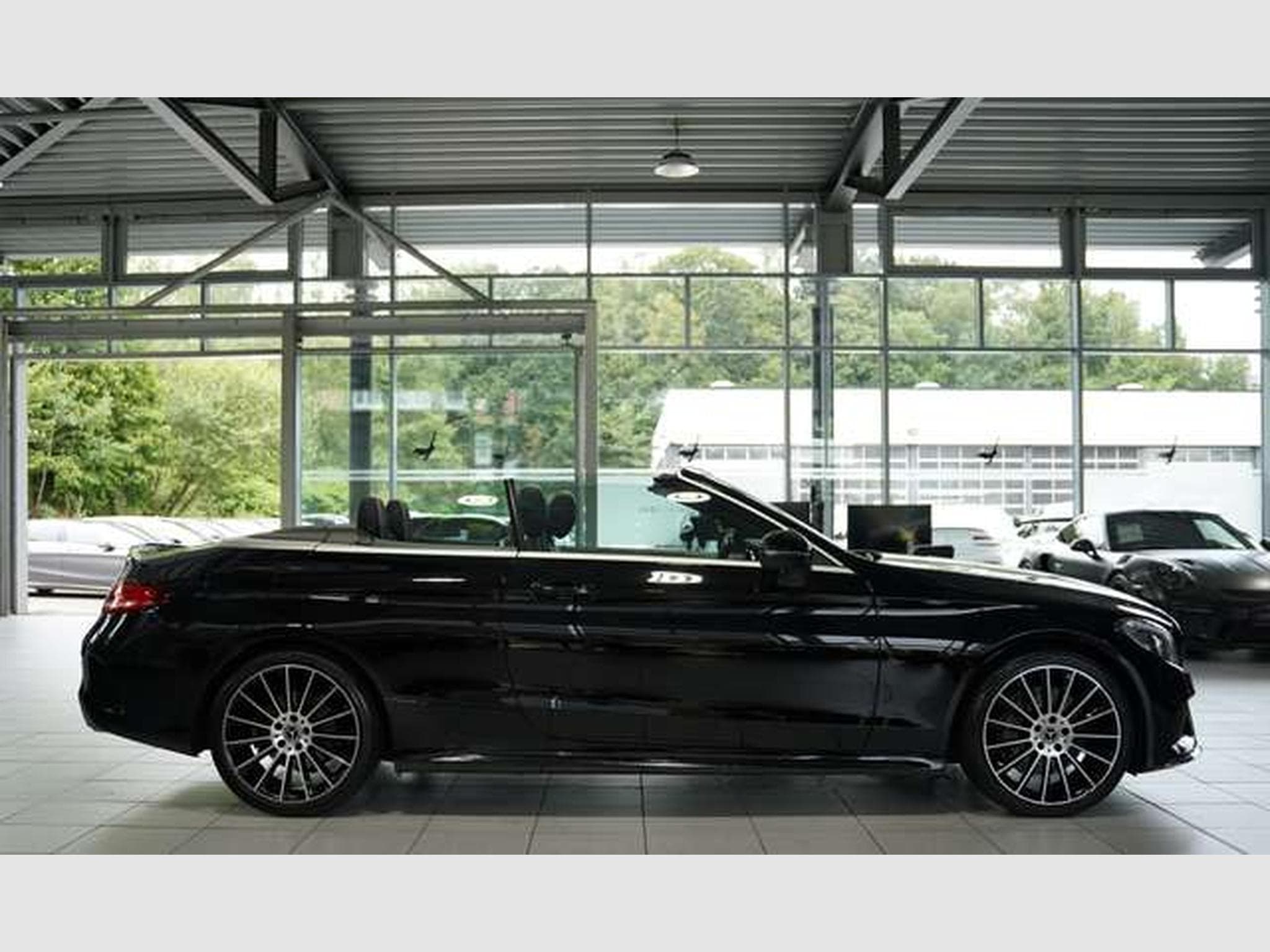 Mercedes C 300 Cabrio AMG Line *2.H *AHK *Kamera *Navi (2018) - Photo 6
