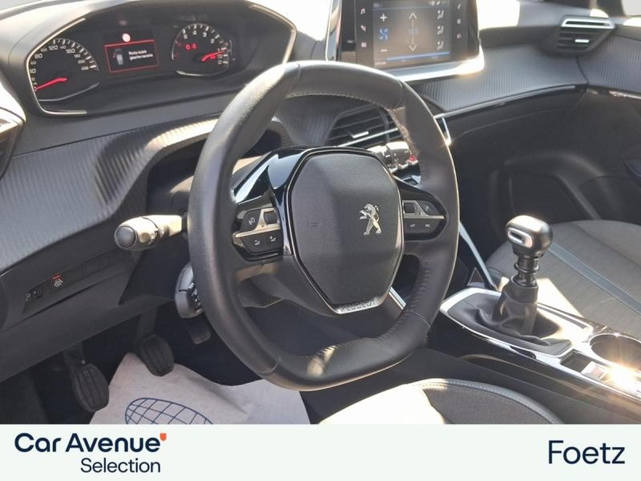 PEUGEOT 208 1.2 PureTech 100ch S&S Allure (2022) - Foto 6