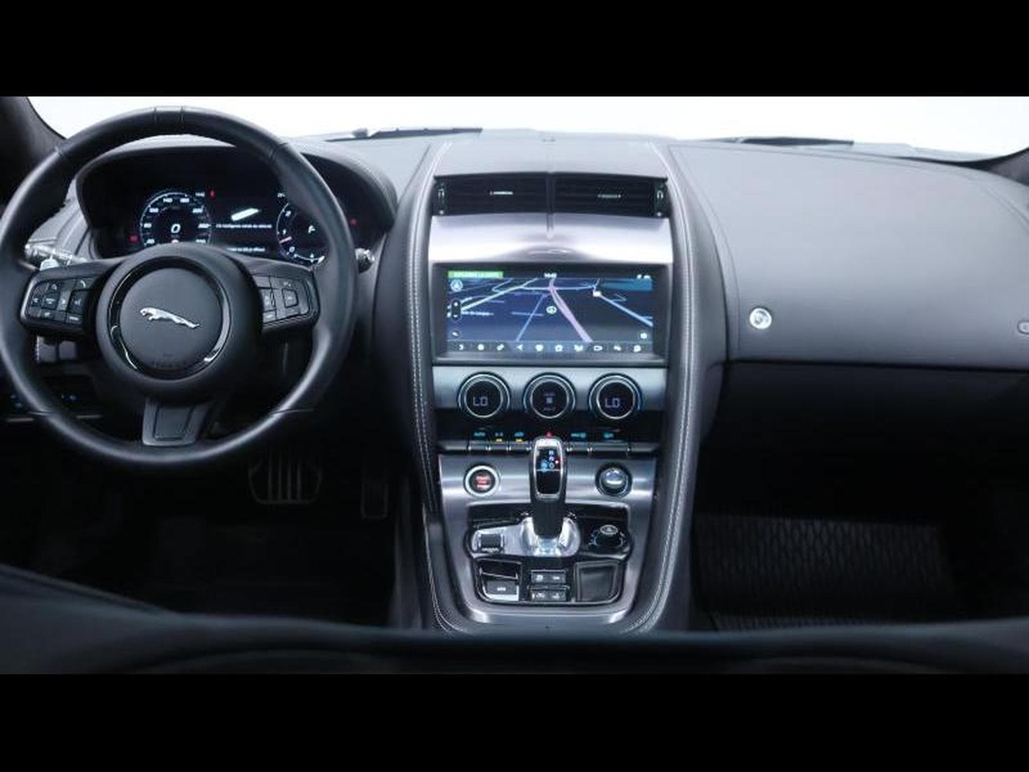 Jaguar F-Type P450 R-Dynamic RWD Auto (2024) - Photo 17