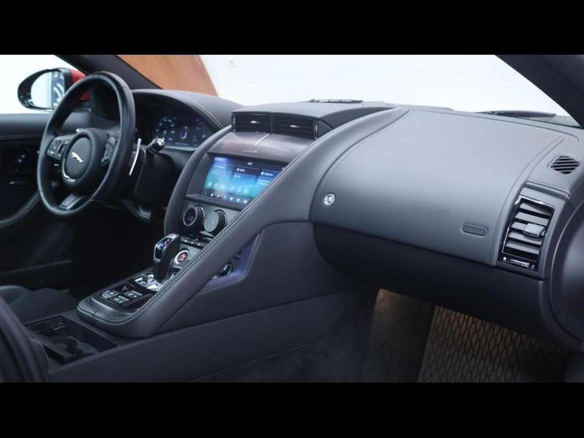 Jaguar F-Type P450 R-Dynamic RWD Auto (2024) - Photo 18