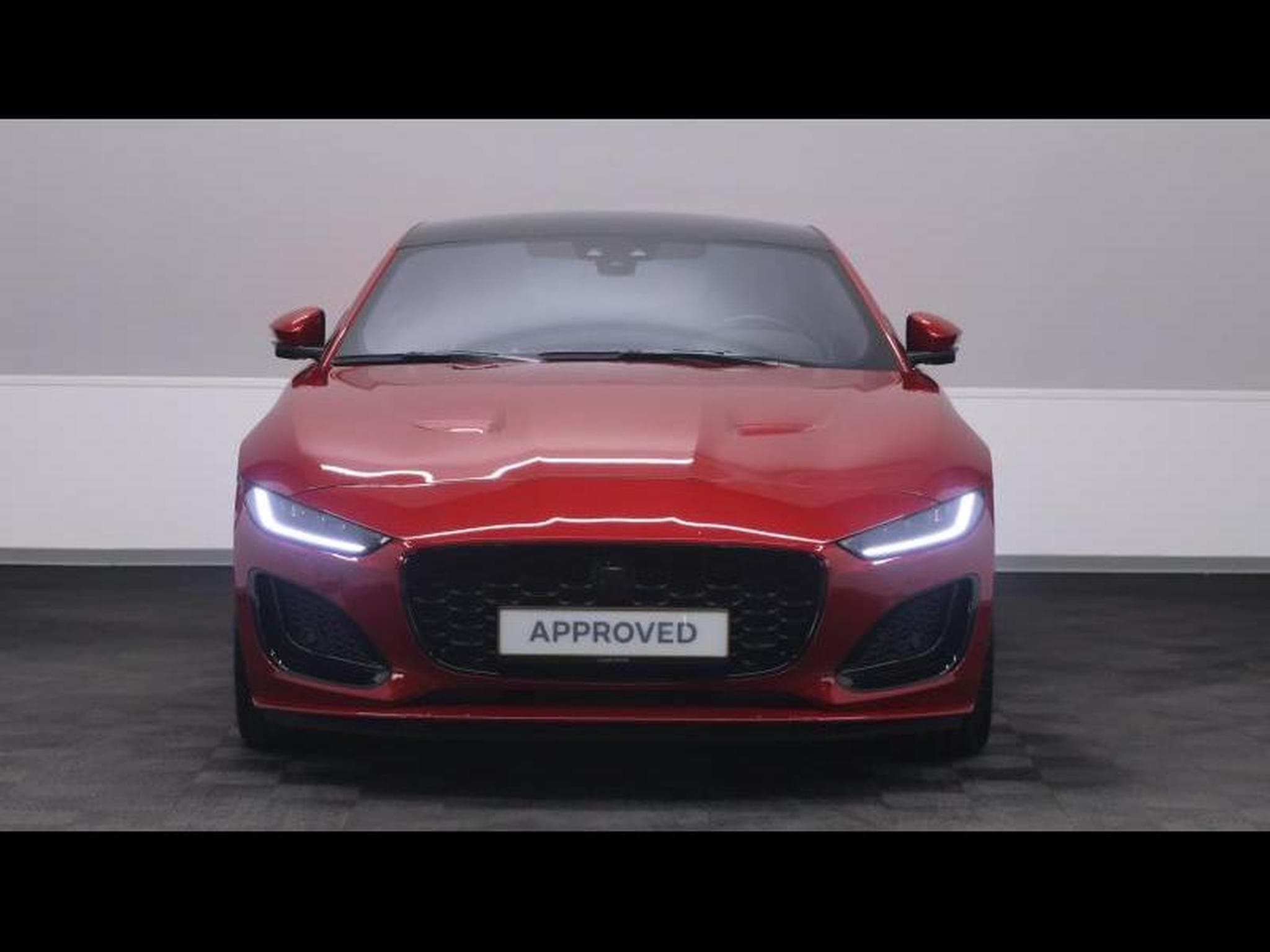 Jaguar F-Type P450 R-Dynamic RWD Auto (2024) - Photo 2