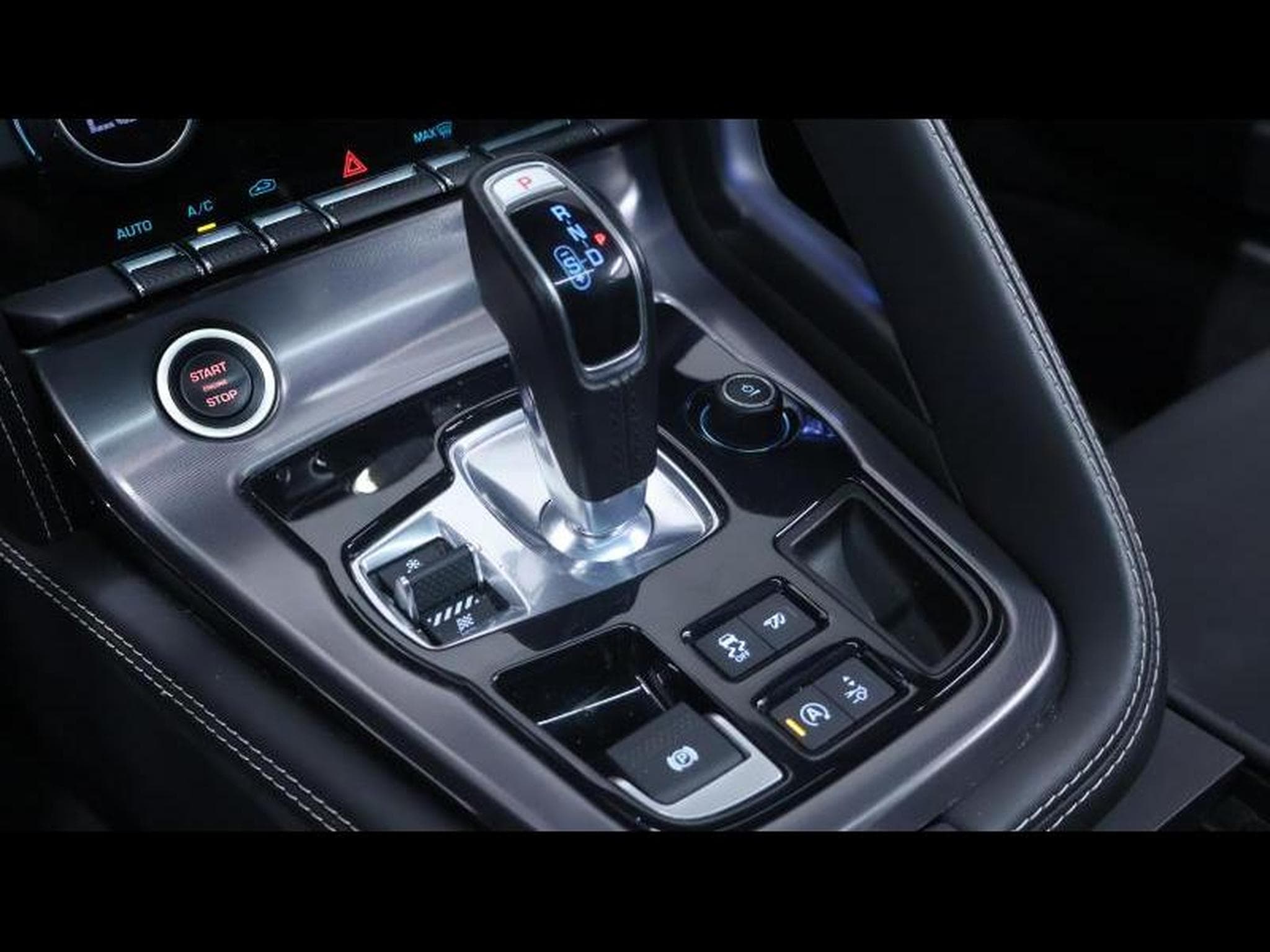 Jaguar F-Type P450 R-Dynamic RWD Auto (2024) - Photo 22