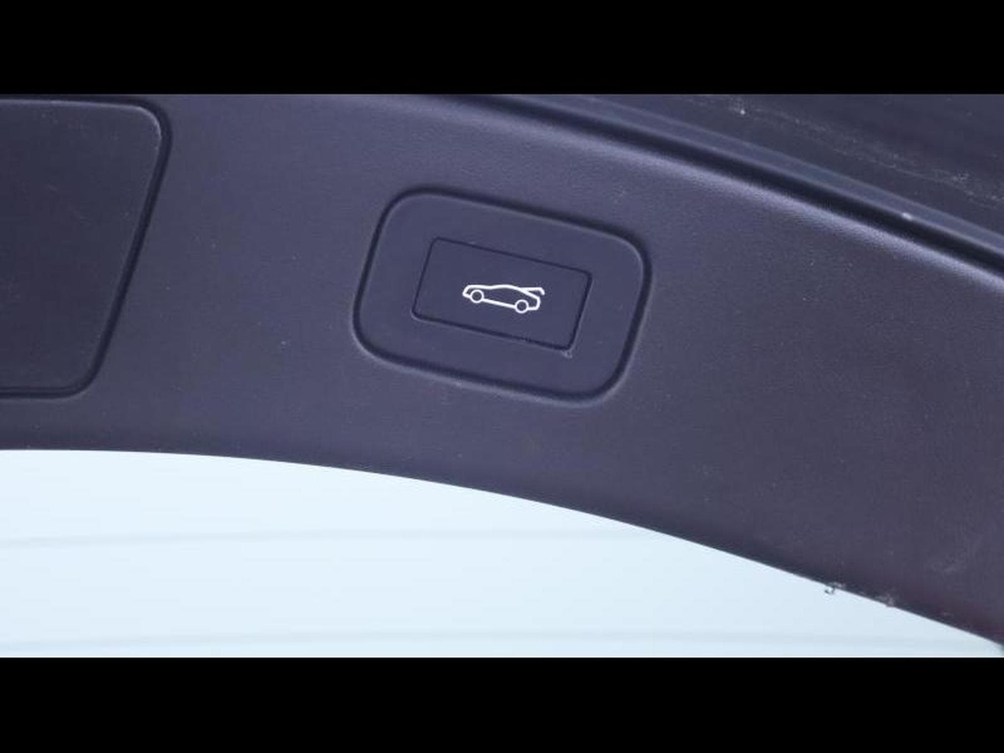 Jaguar F-Type P450 R-Dynamic RWD Auto (2024) - Photo 33