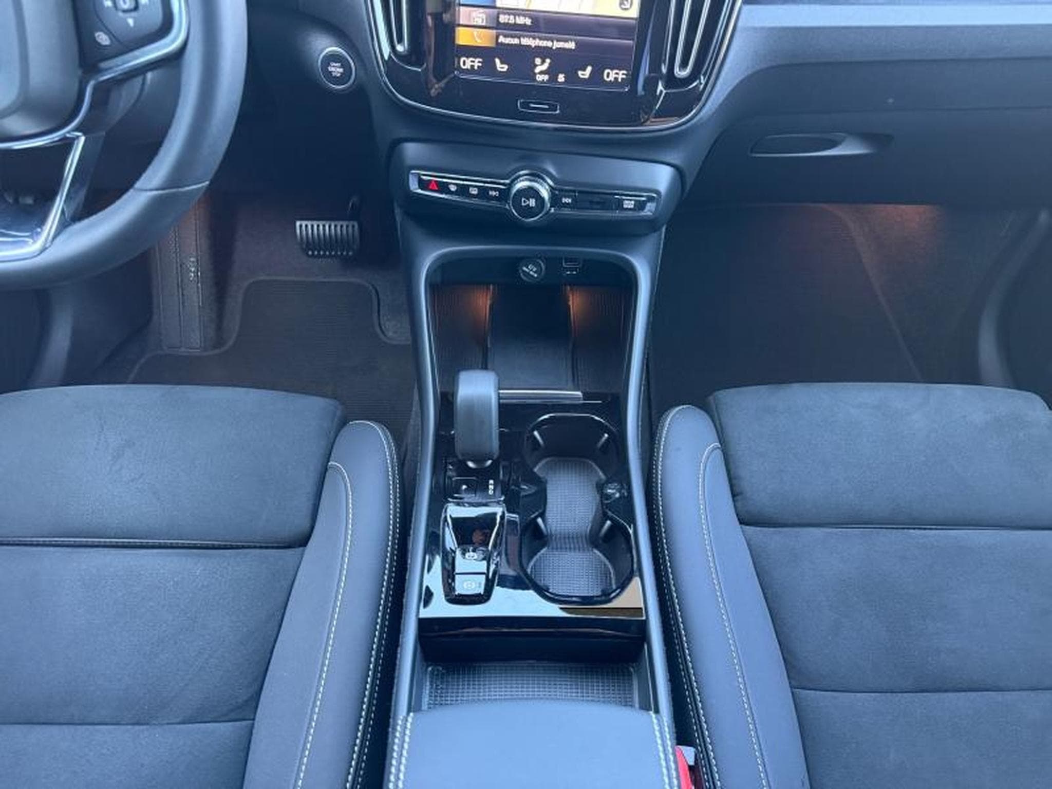 Volvo XC40 & Recharge (2023) - Photo 11
