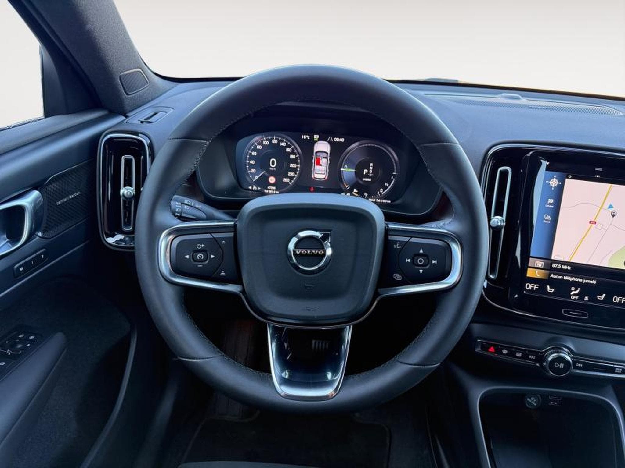 Volvo XC40 & Recharge (2023) - Photo 12