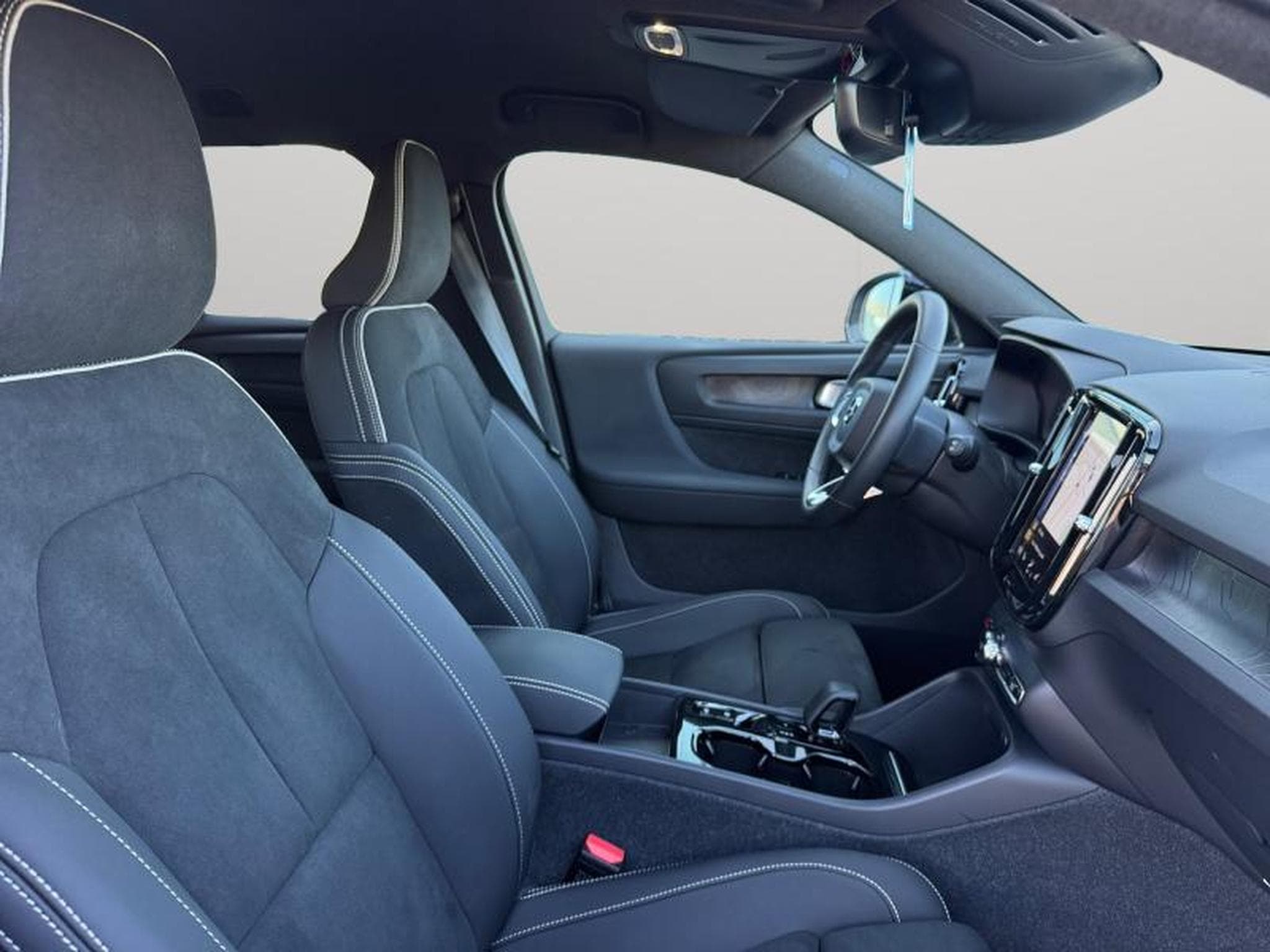 Volvo XC40 & Recharge (2023) - Photo 15