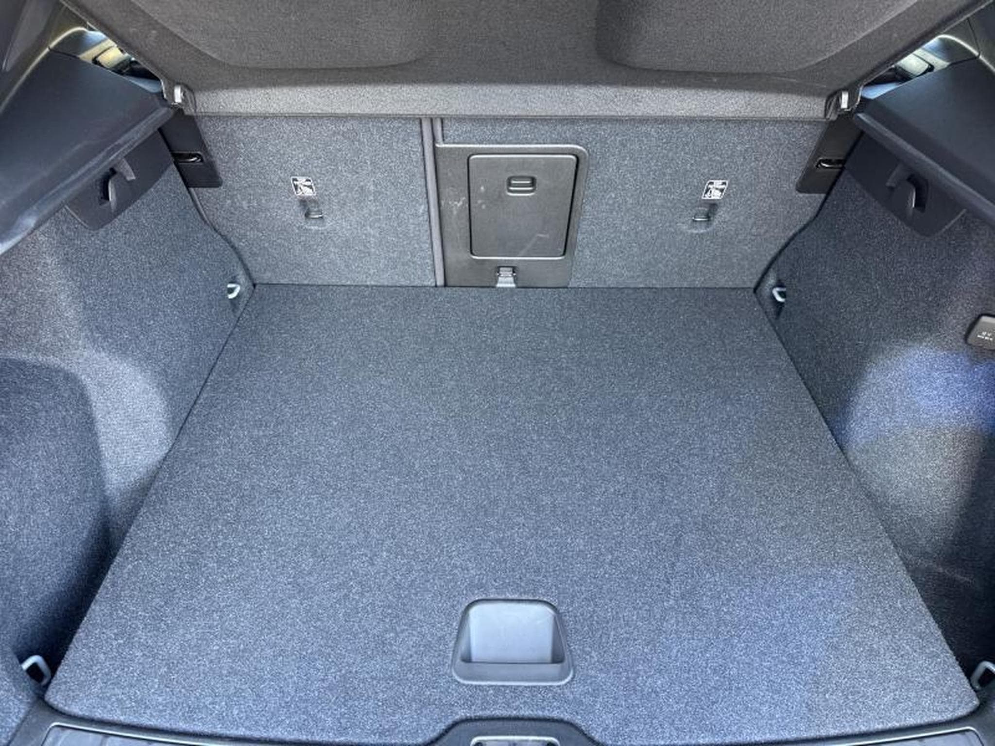 Volvo XC40 & Recharge (2023) - Photo 19