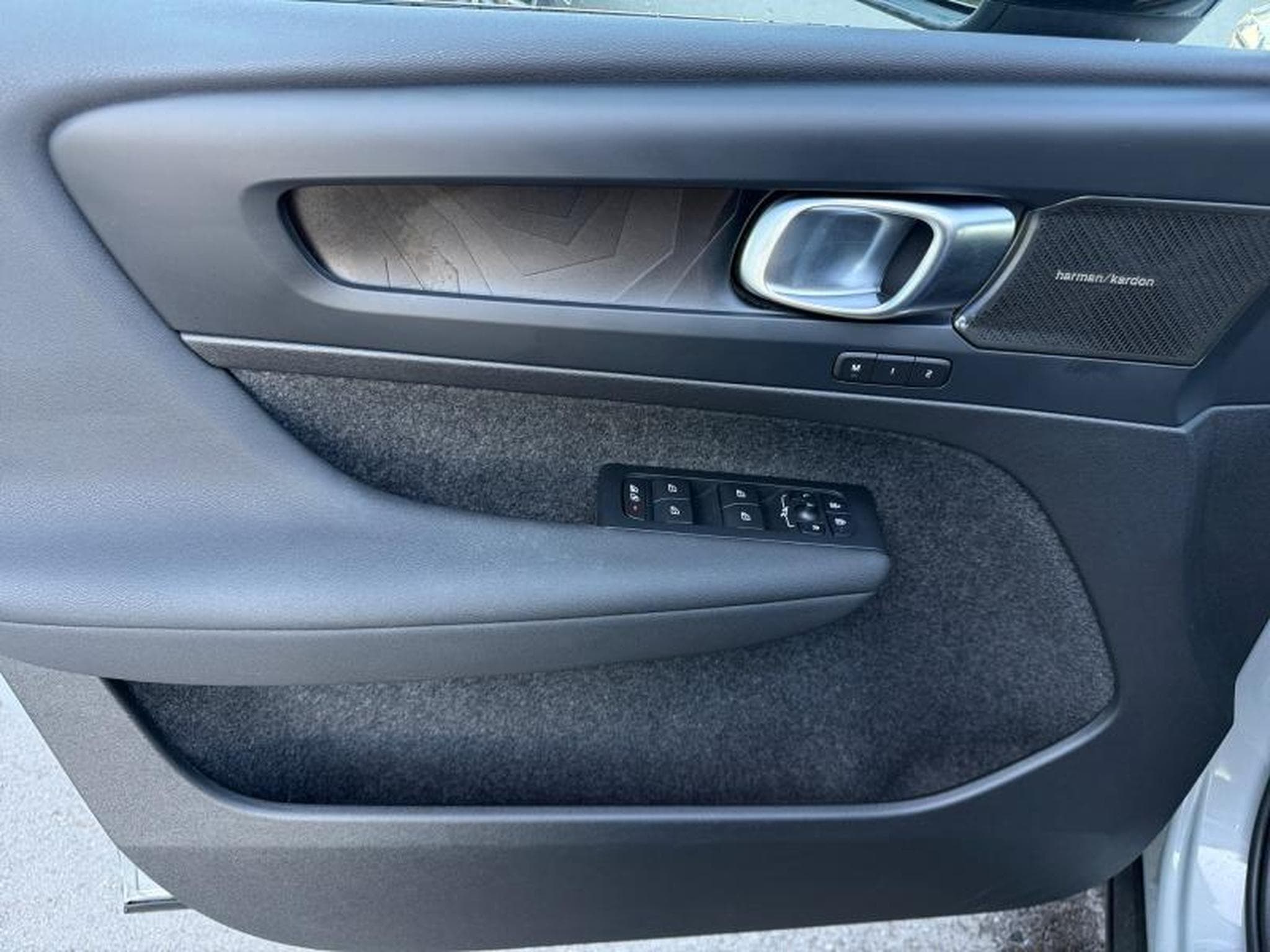 Volvo XC40 & Recharge (2023) - Photo 20