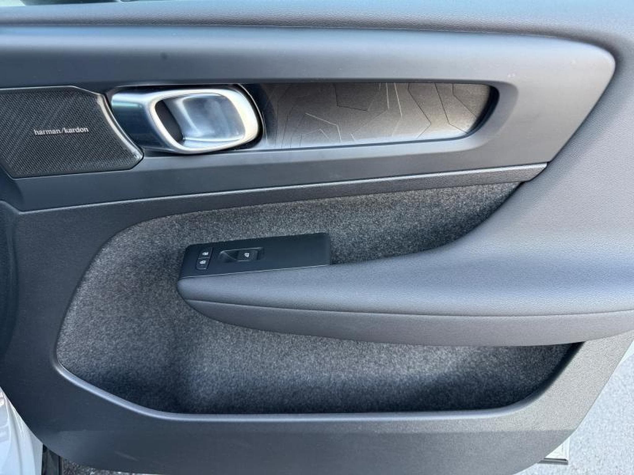 Volvo XC40 & Recharge (2023) - Photo 21
