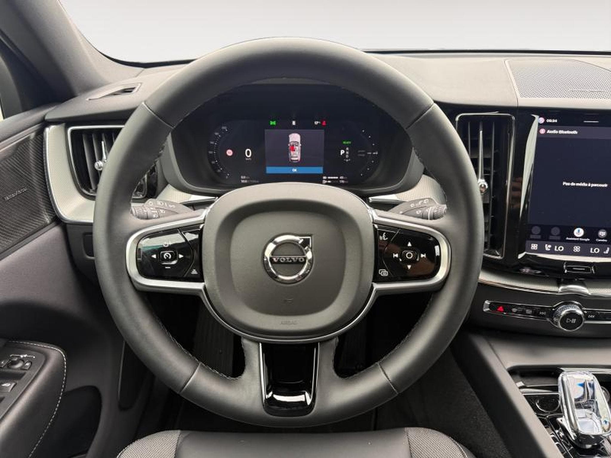 Volvo XC60 T8 Plus Dark / Hybride FOUR-C 21\' KIT HIVER INCLUS (2025) - Photo 12