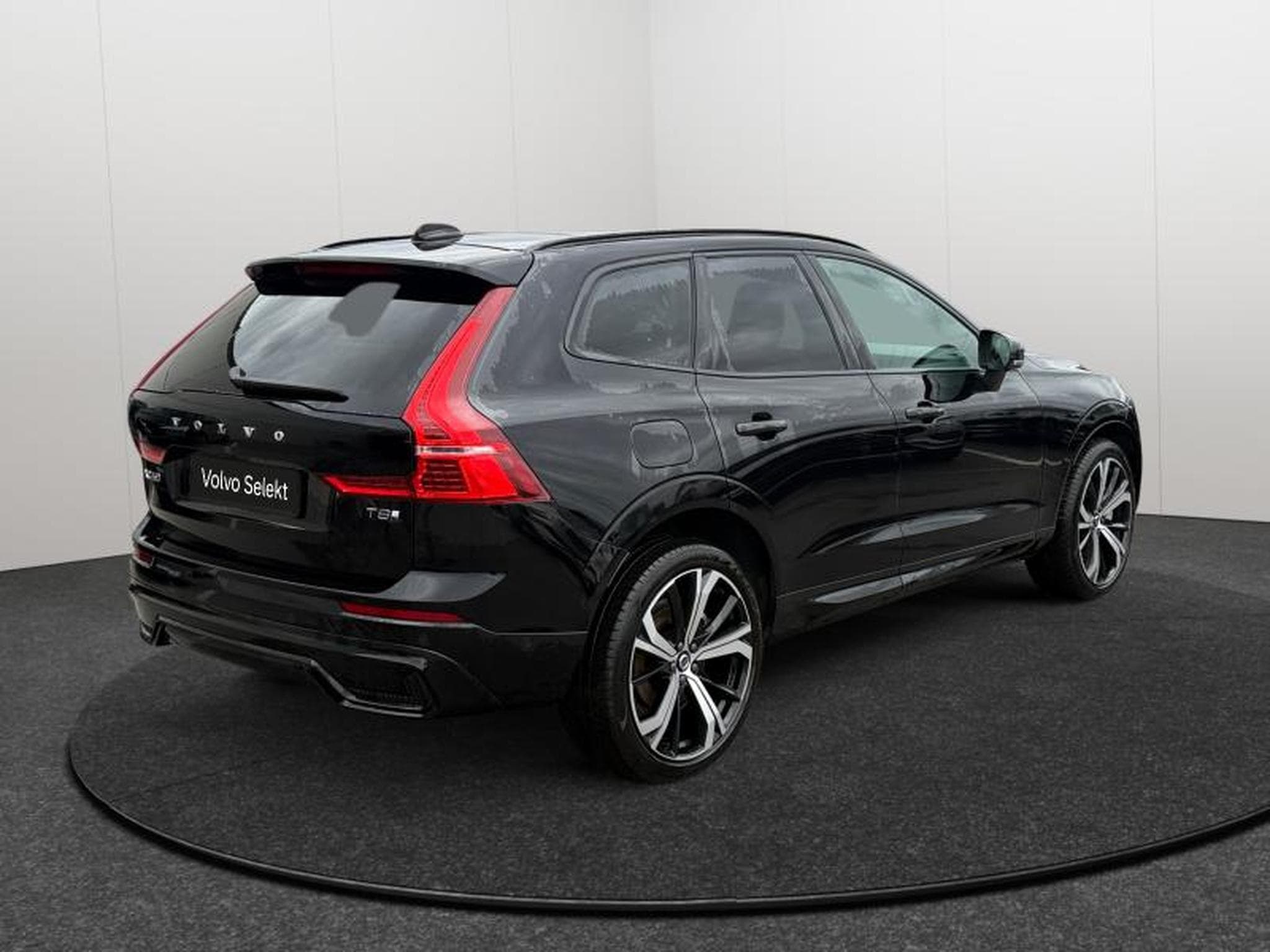 Volvo XC60 T8 Plus Dark / Hybride FOUR-C 21\' KIT HIVER INCLUS (2025) - Photo 2