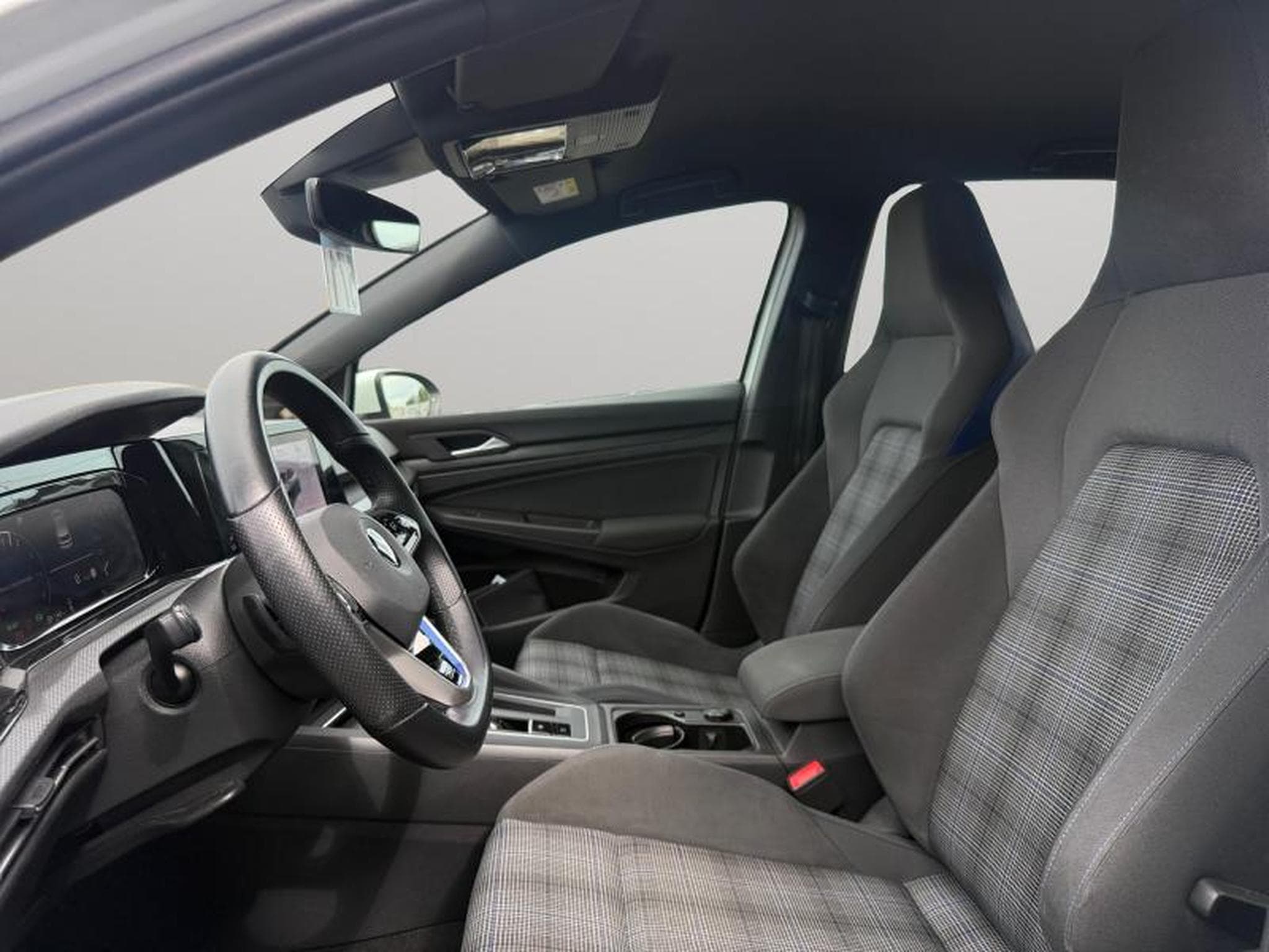 VW Golf VIII GTE (2021) - Photo 12