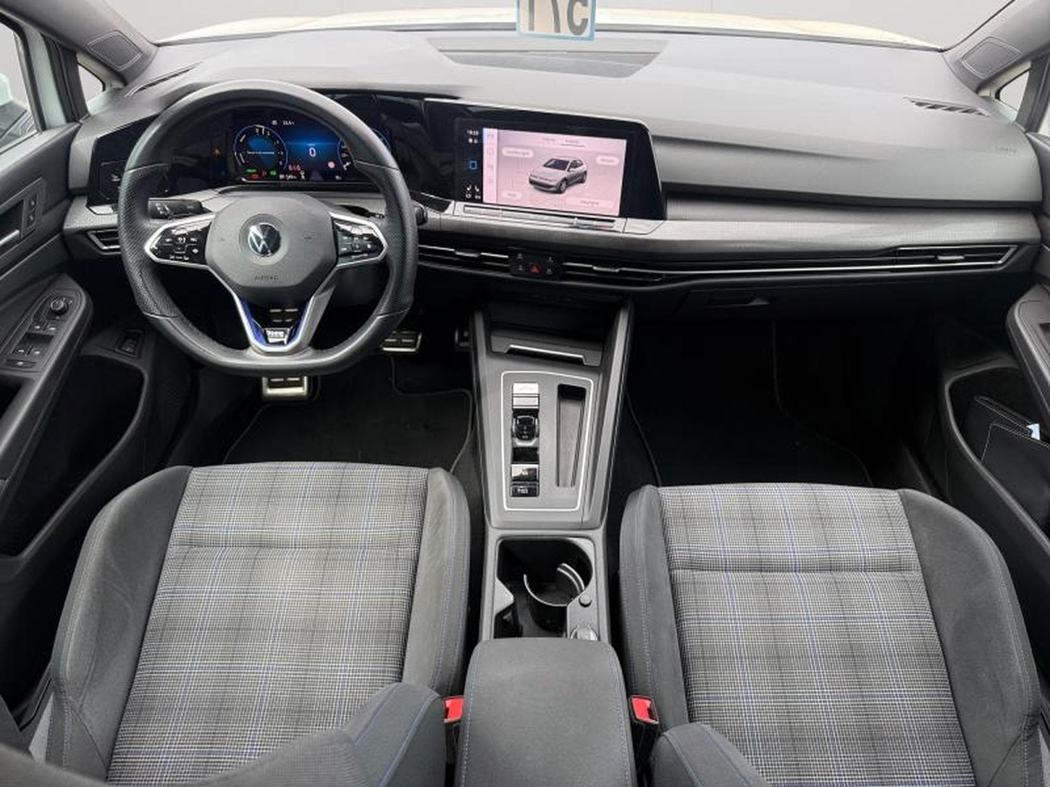 VW Golf VIII GTE (2021) - Photo 3