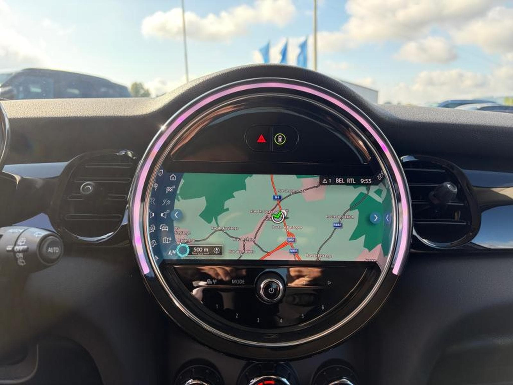 MINI Cooper Cooper Hatch 5 portes (2021) - Photo 9
