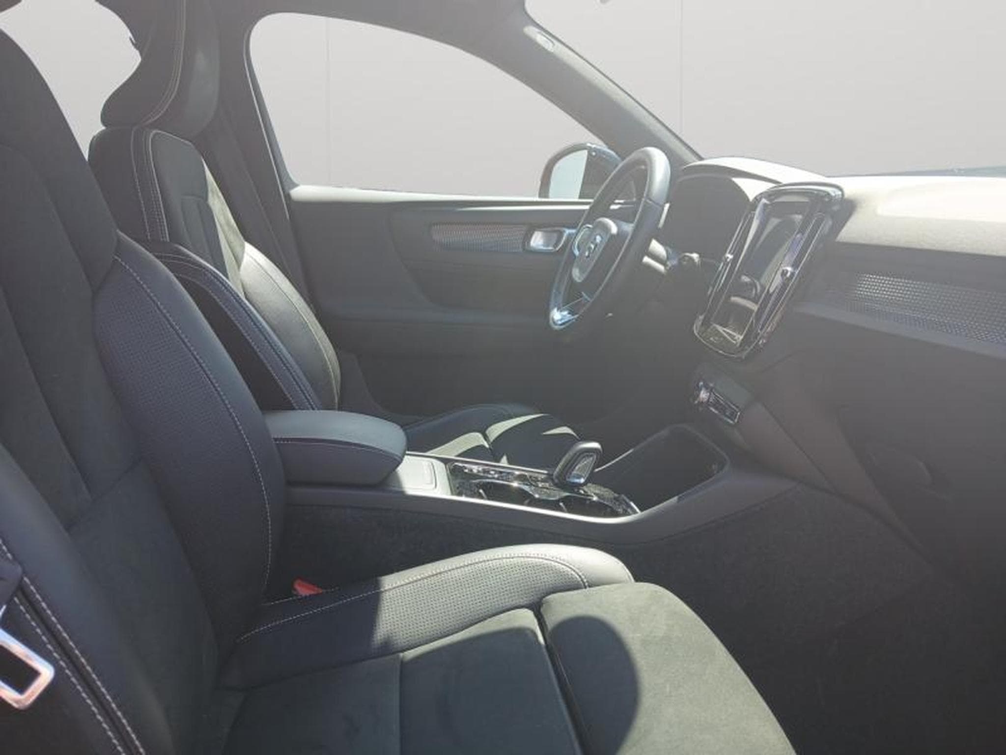 Volvo XC40 R-Design (2019) - Photo 12