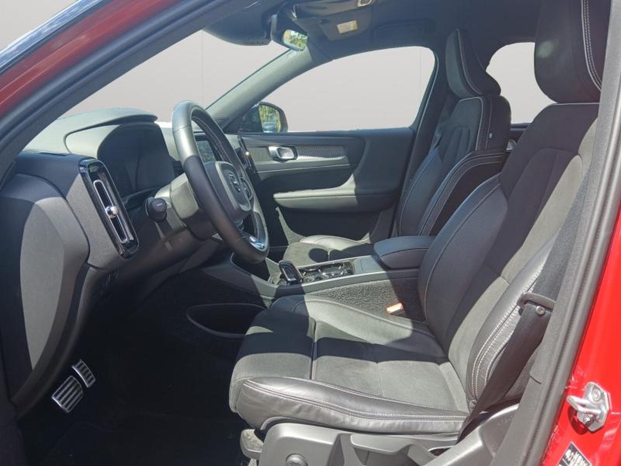 Volvo XC40 R-Design (2019) - Photo 8