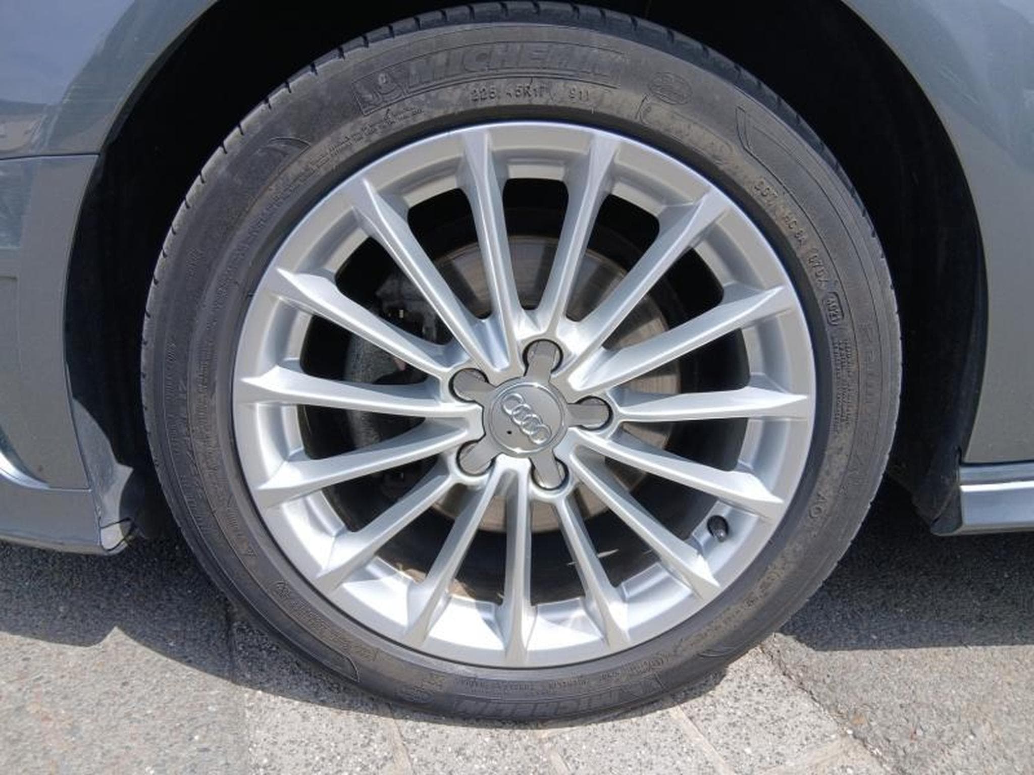 Audi A3 Sportback Attraction 1.4 TFSi 6-Gang (2016) - Foto 7