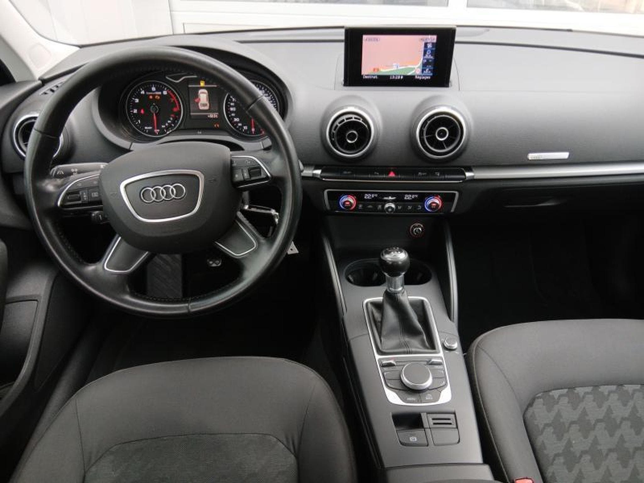 Audi A3 Sportback Attraction 1.4 TFSi 6-Gang (2016) - Foto 8