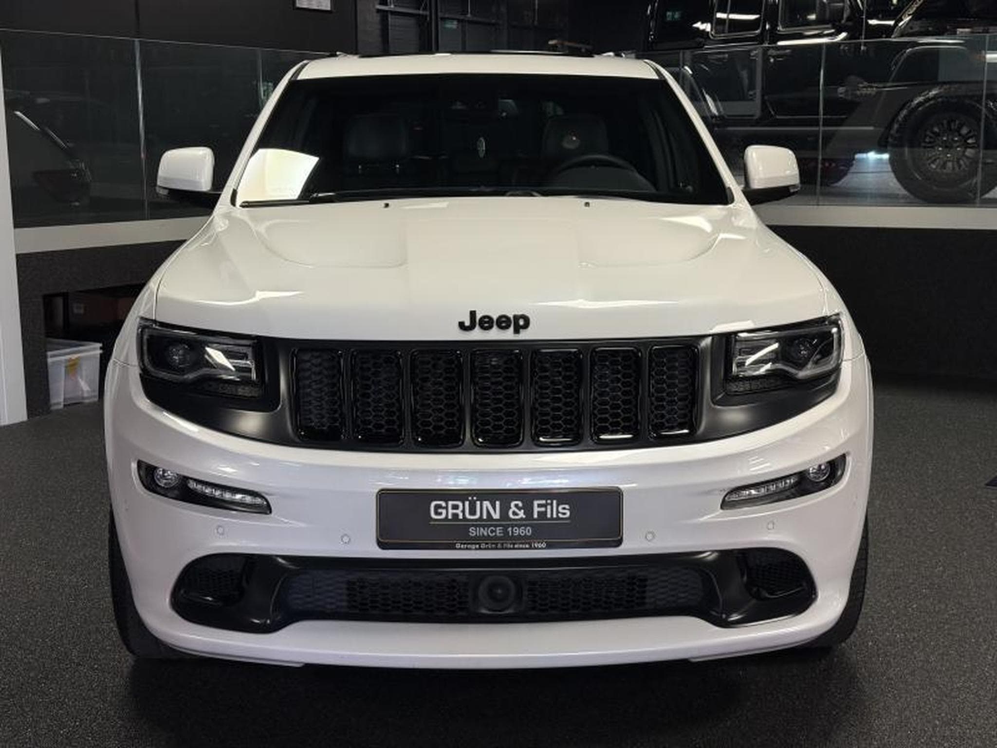 Jeep Cherokee SRT 6.4 V8 Hemi (2017) - Foto 2