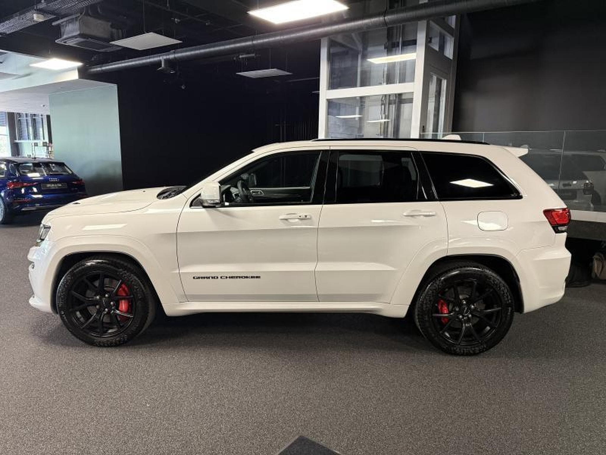 Jeep Cherokee SRT 6.4 V8 Hemi (2017) - Foto 5
