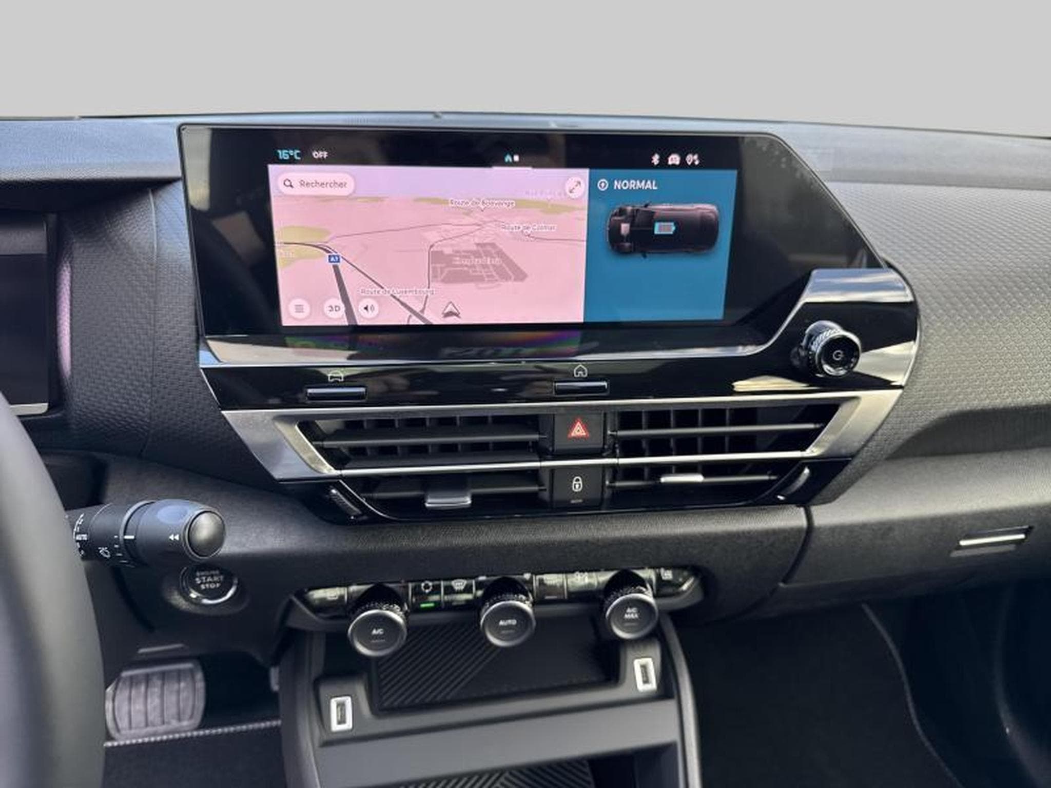Citroen C4 E Shine (2023) - Photo 16