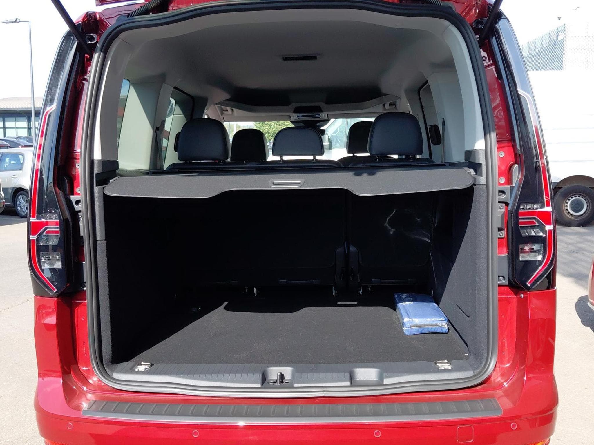 VW Caddy Life (2026) - Foto 19
