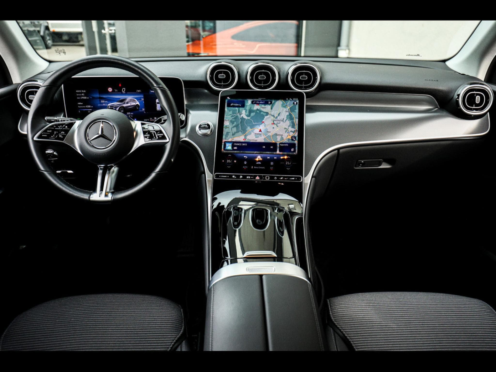 Mercedes GLC 300 DE 4MATIC AVANTGARDE (2024) - Foto 15