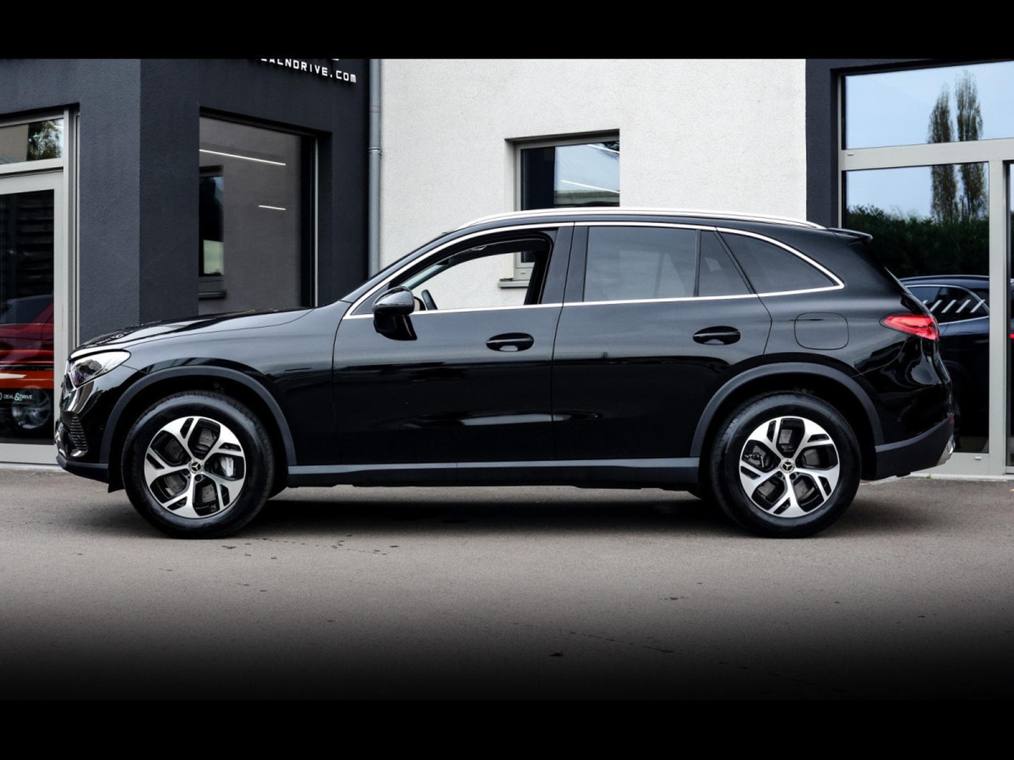 Mercedes GLC 300 DE 4MATIC AVANTGARDE (2024) - Foto 2