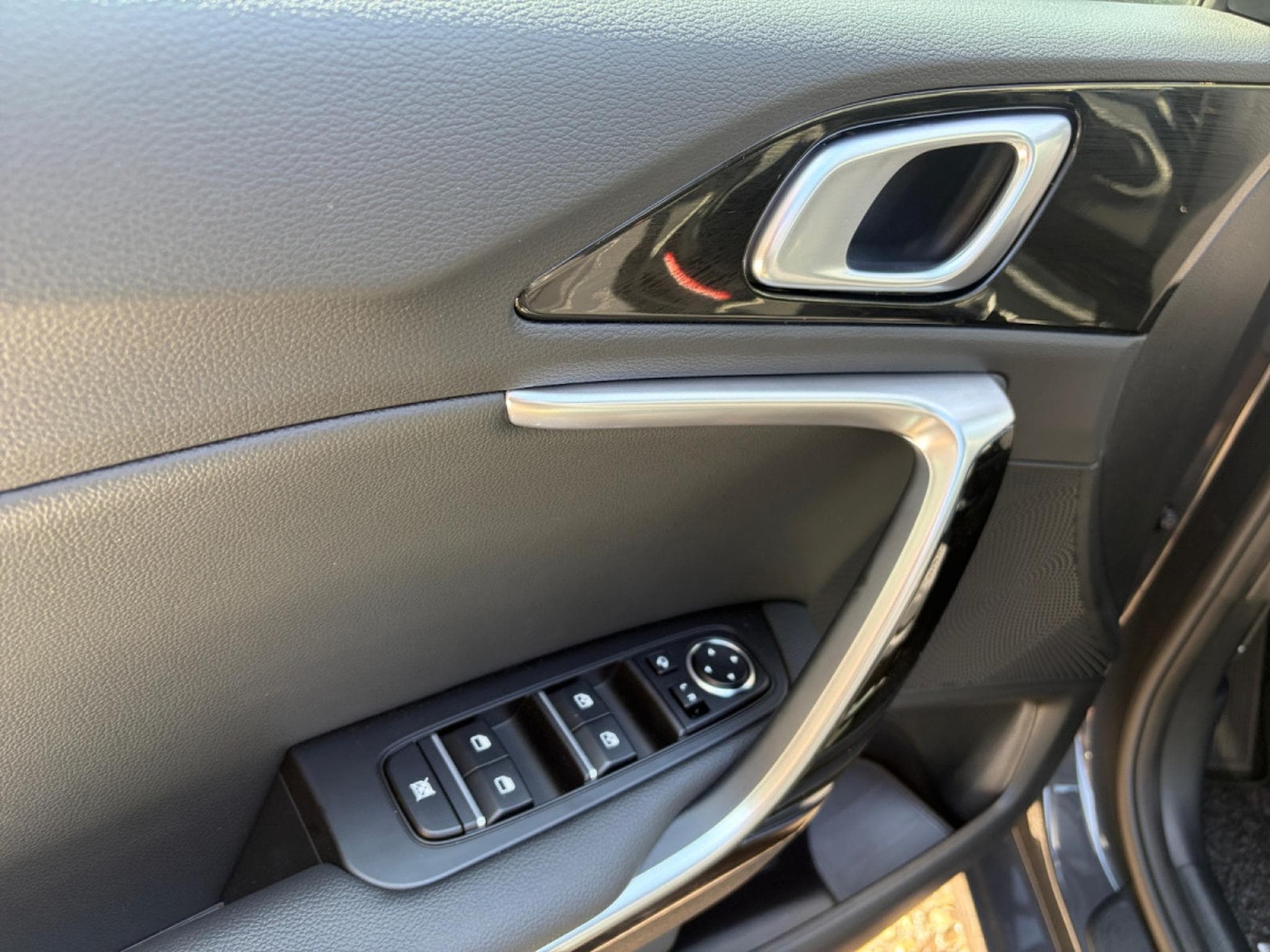Kia Ceed Pulse 1.0 T-GDi 100 MT6 (2026) - Foto 17