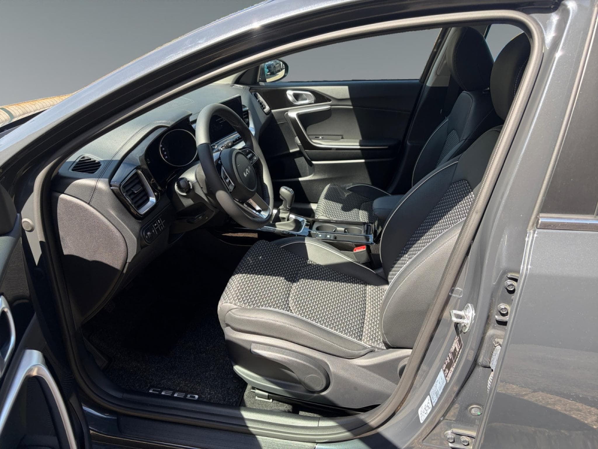 Kia Ceed Pulse 1.0 T-GDi 100 MT6 (2026) - Photo 9