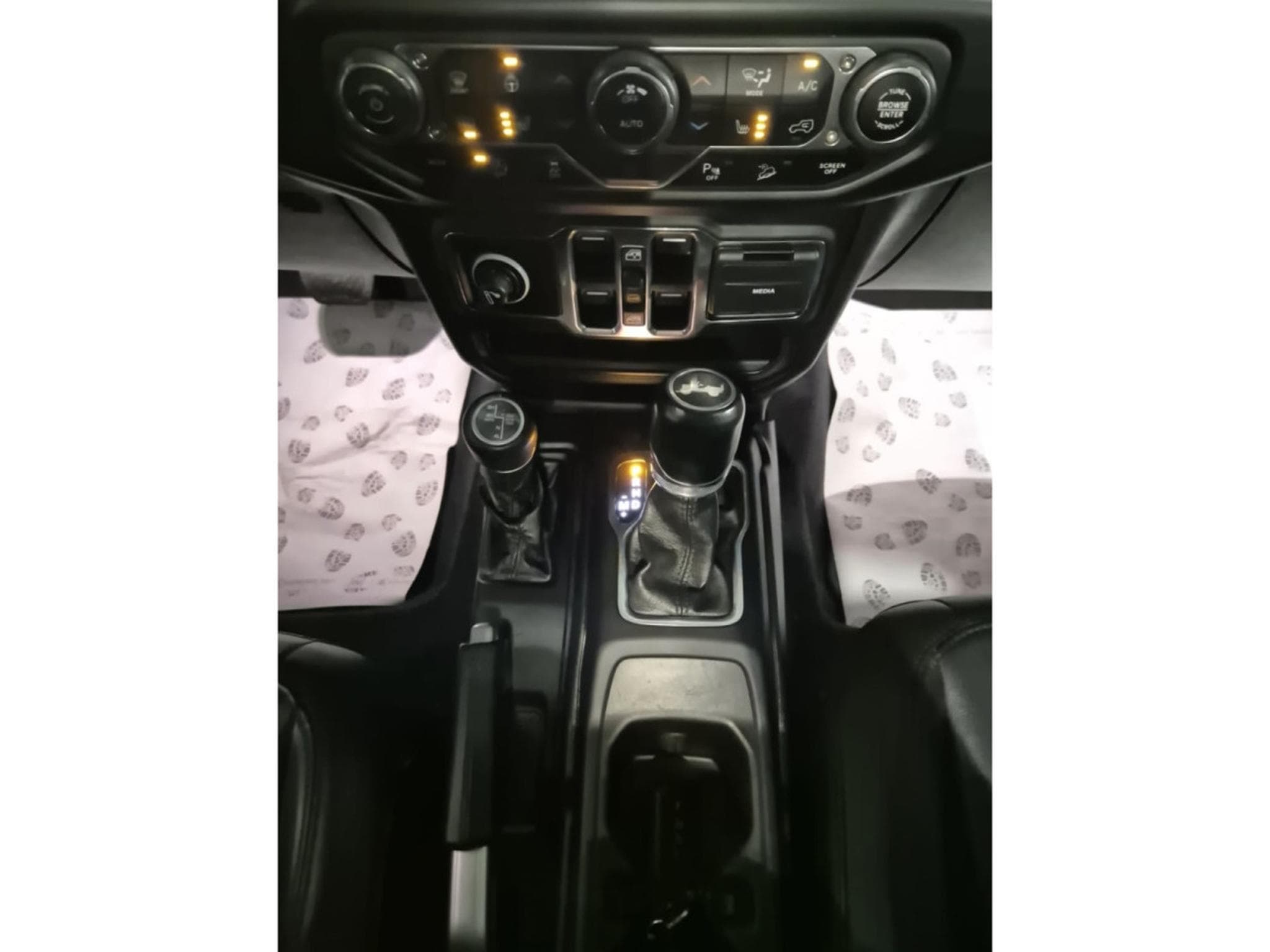 Jeep Wrangler 2.2 CRDi UNLIMITED SAHARA TRAIL RATED 4X4 CUIR NAVI (2021) - Photo 9